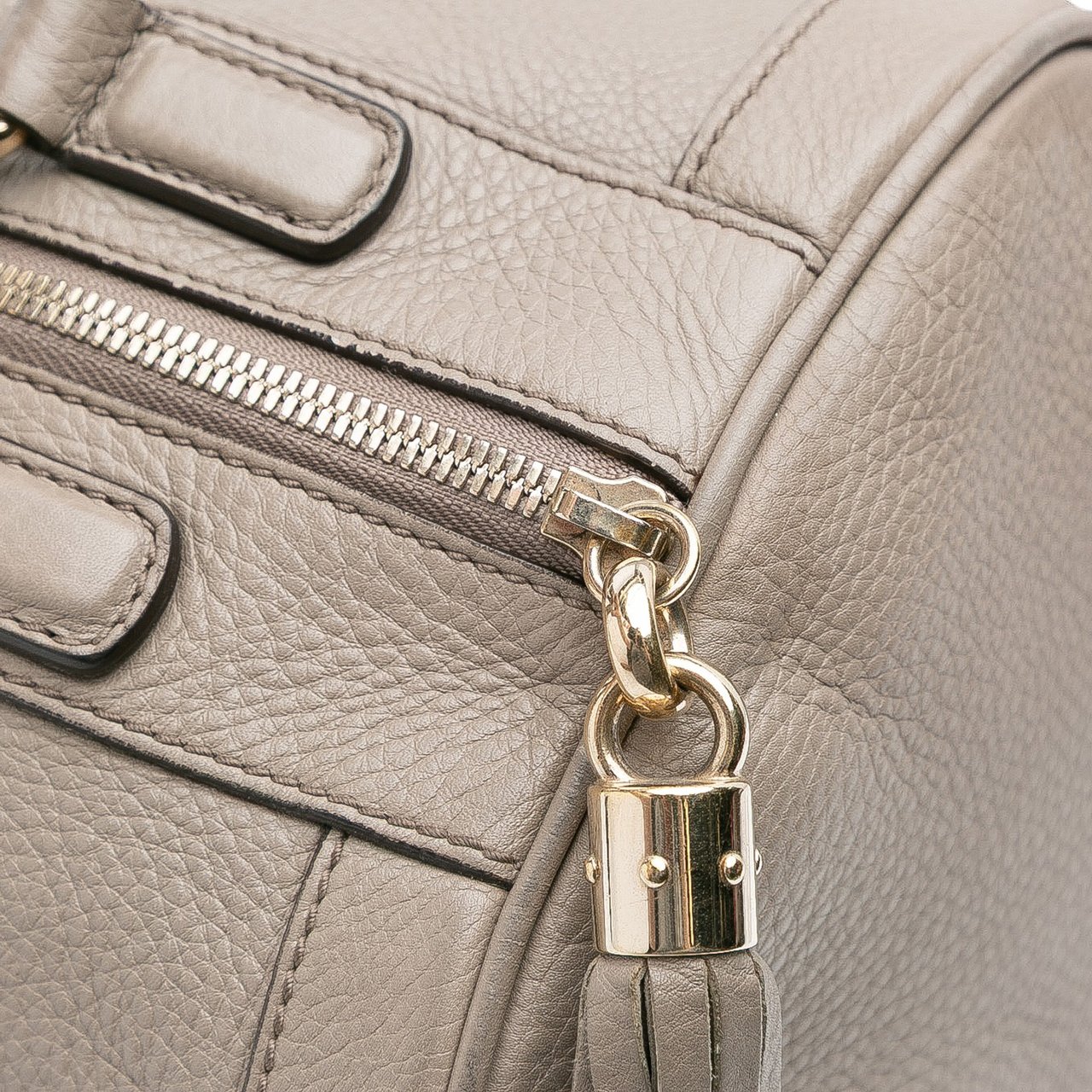 Gucci Medium Pebbled Calfskin Soho Boston Bag Grijs