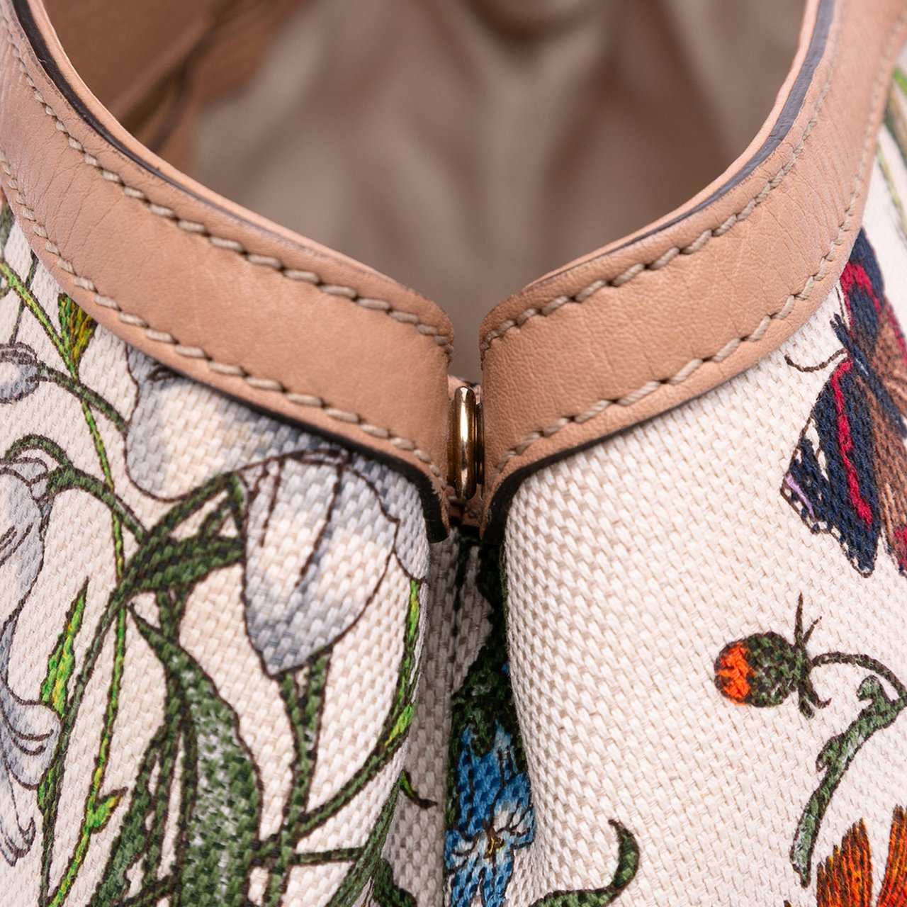 Gucci Medium Canvas Flora Tote Wit