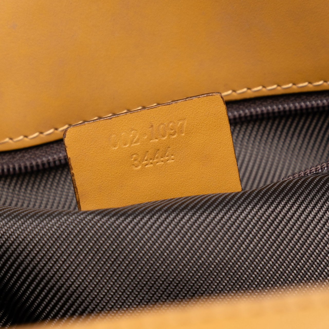 Gucci GG Canvas Tote Bruin