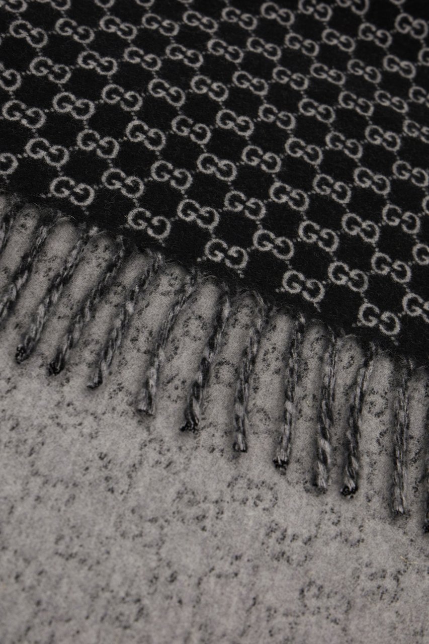 Gucci Gucci Embroidered wool blend scarf Divers