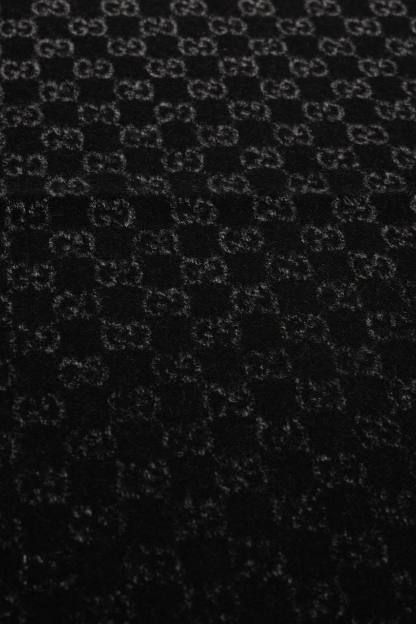 Gucci Gucci Embroidered wool blend scarf Divers