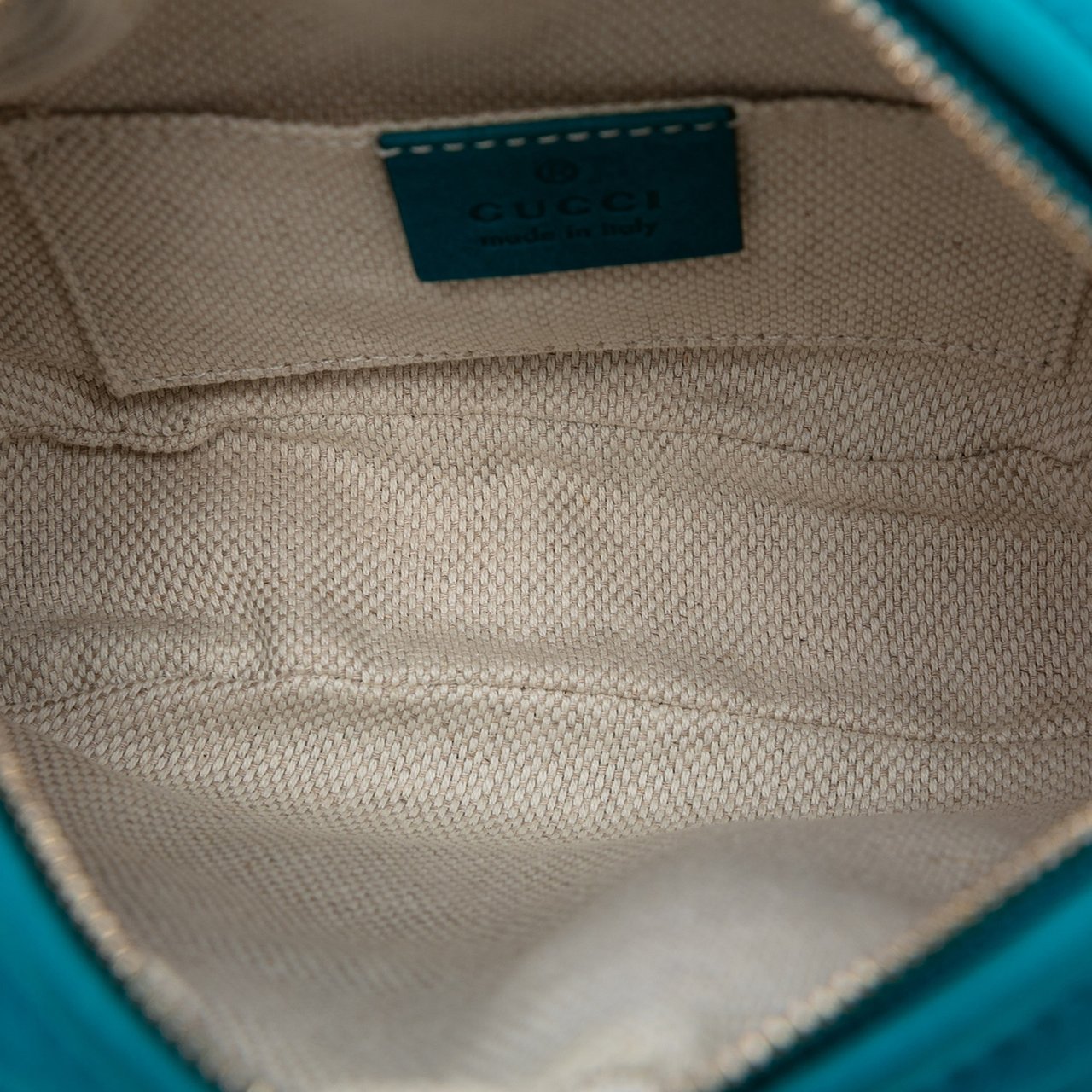 Gucci Mini Pebbled Calfskin Soho Chain Crossbody Blauw