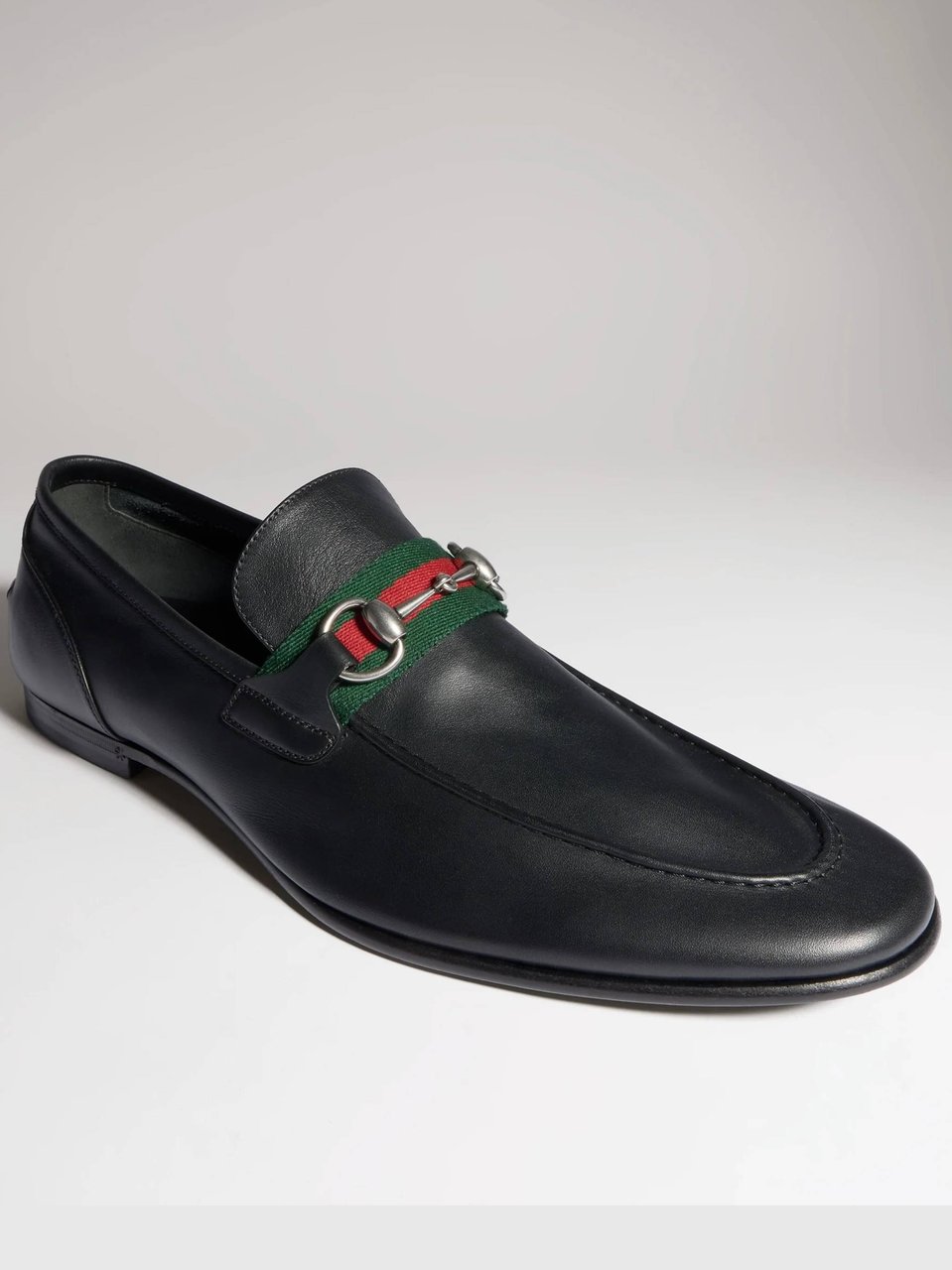 Gucci Rounded Toe Black Leather Loafer with Horsebit Detail Zwart
