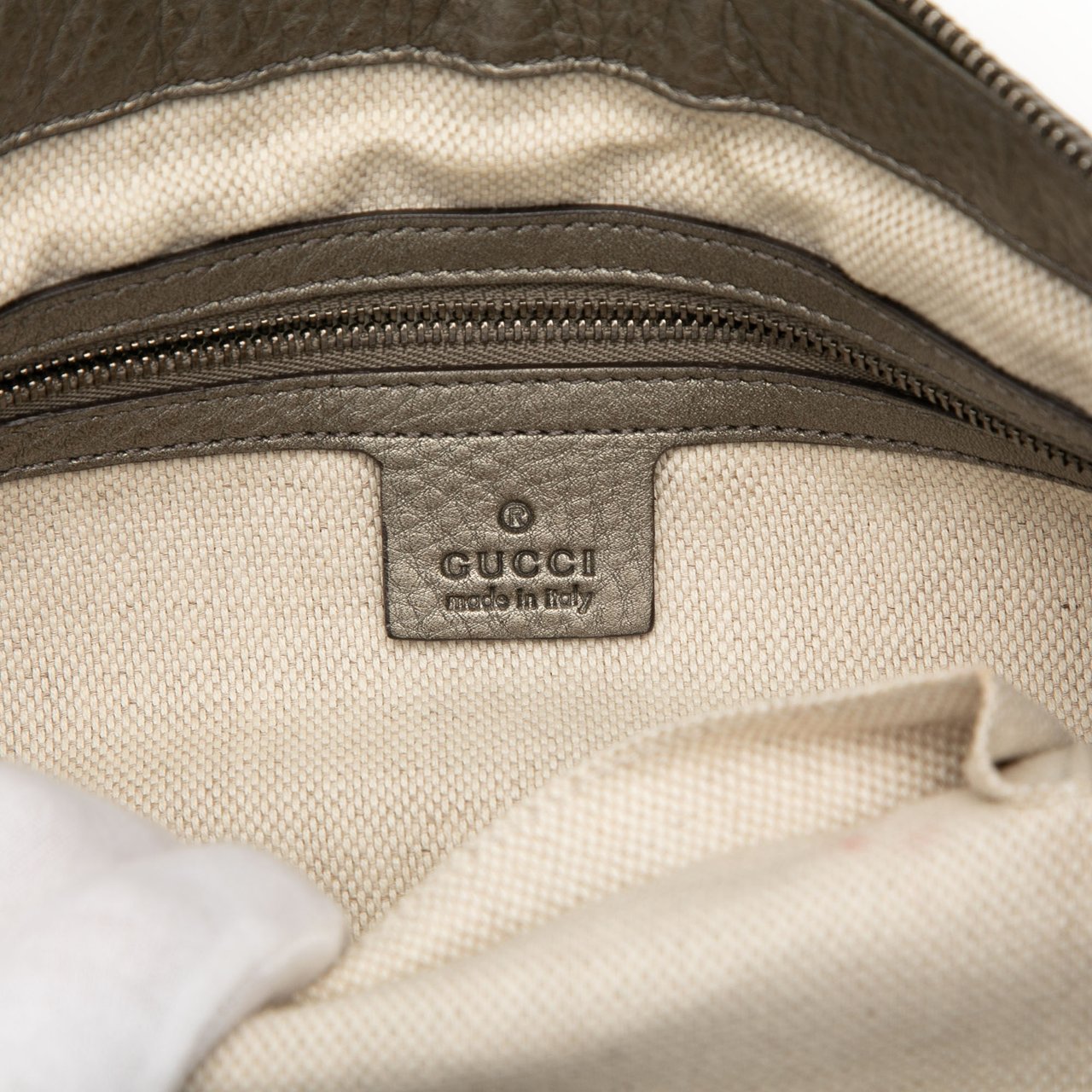 Gucci Leather Soho Crossbody Zilver