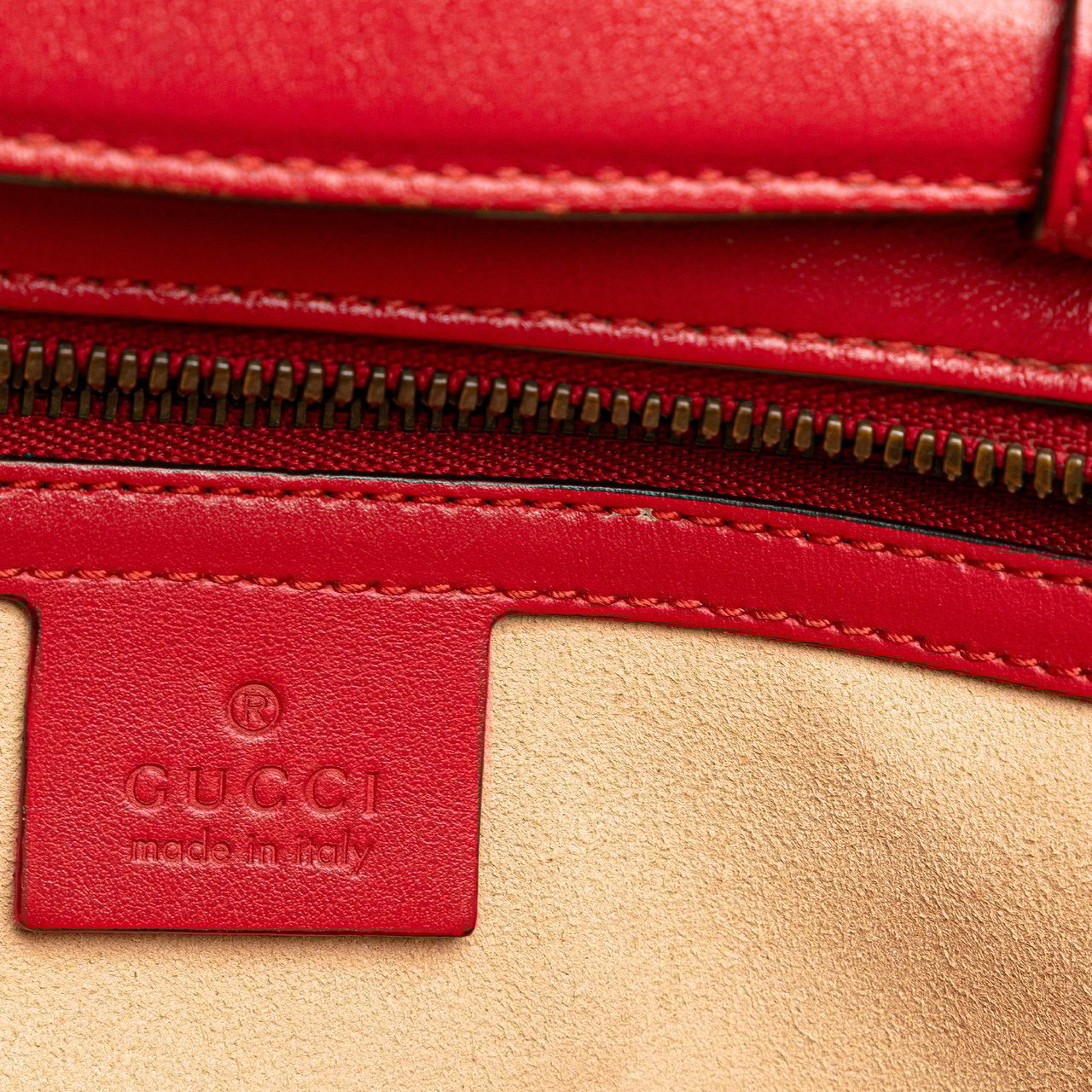 Gucci Small GG Marmont Matelasse Leather Sylvie Top Handle Satchel Rood