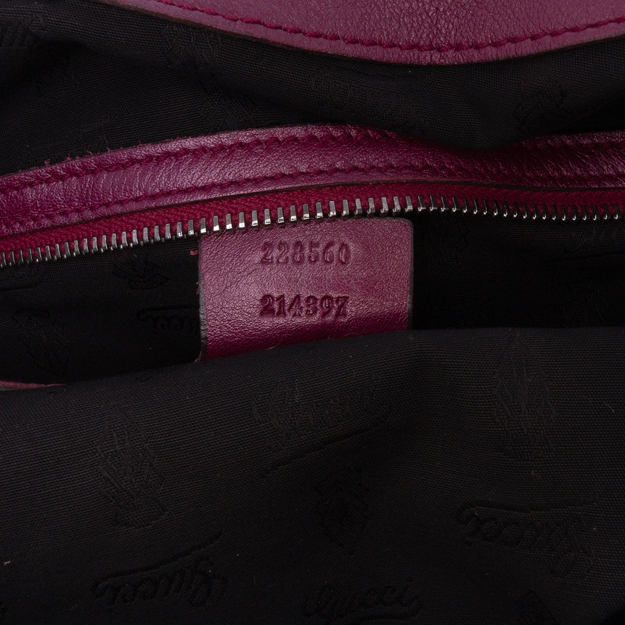 Gucci Medium Metallic Leather Galaxy Chain Shoulder Bag Paars
