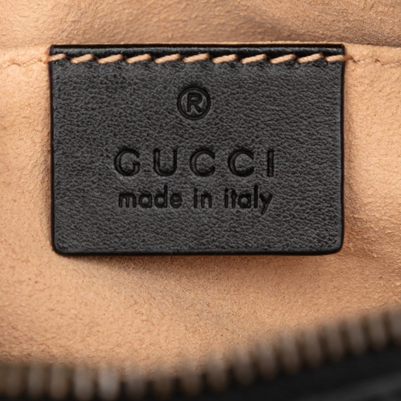 Gucci Mini GG Marmont Matelasse Leather Crossbody Zwart