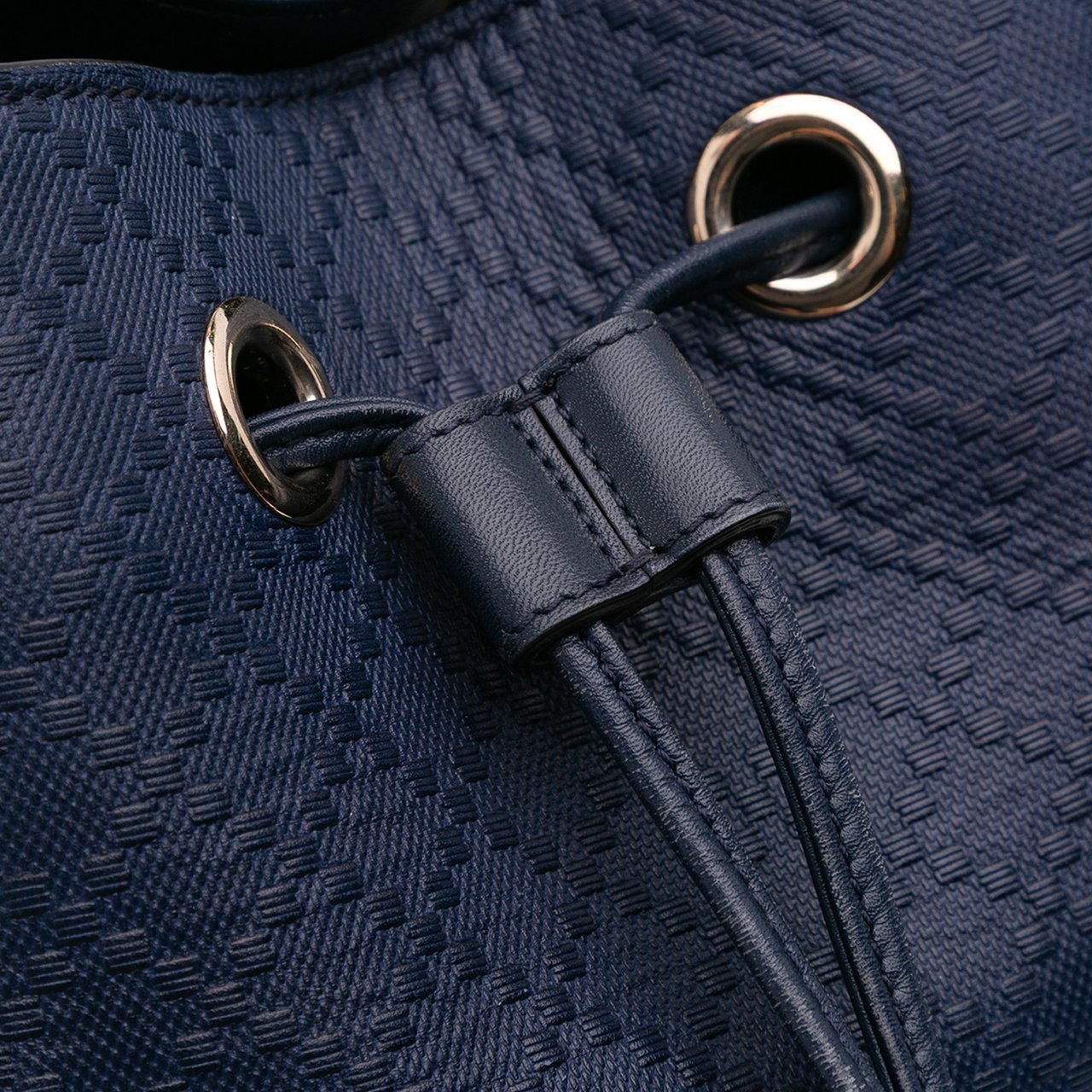 Gucci Medium Calfskin Bright Diamante Bucket Blauw