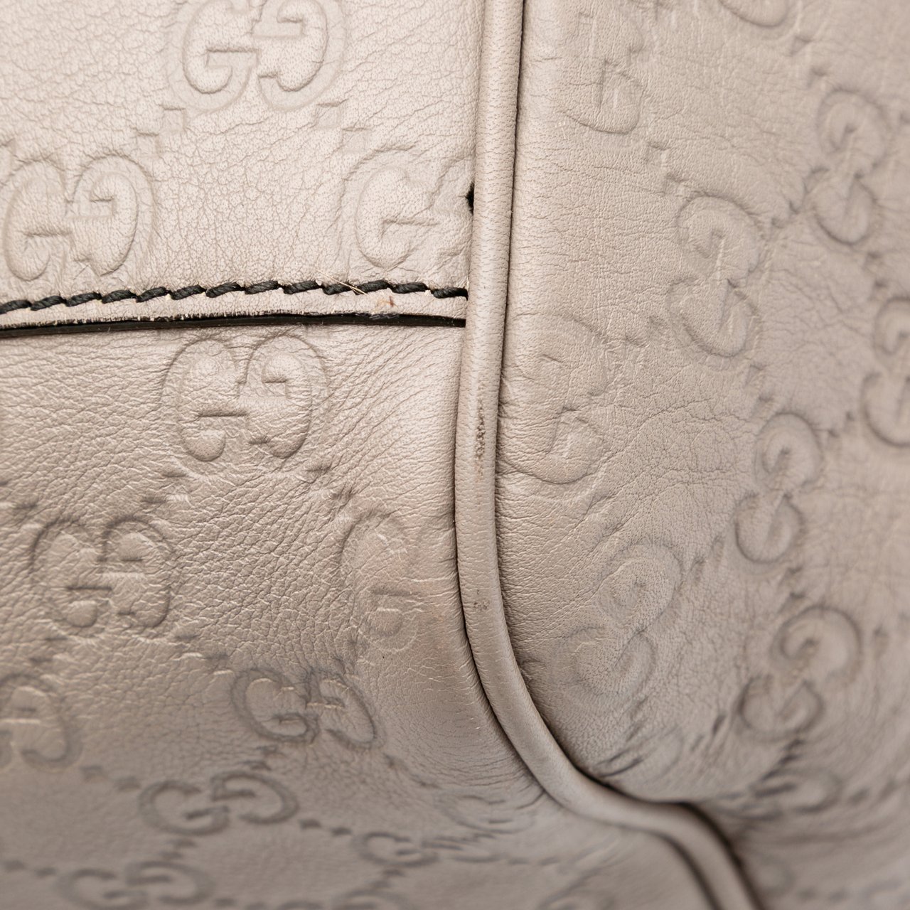 Gucci Large Guccissima Emily Chain Shoulder Bag Grijs