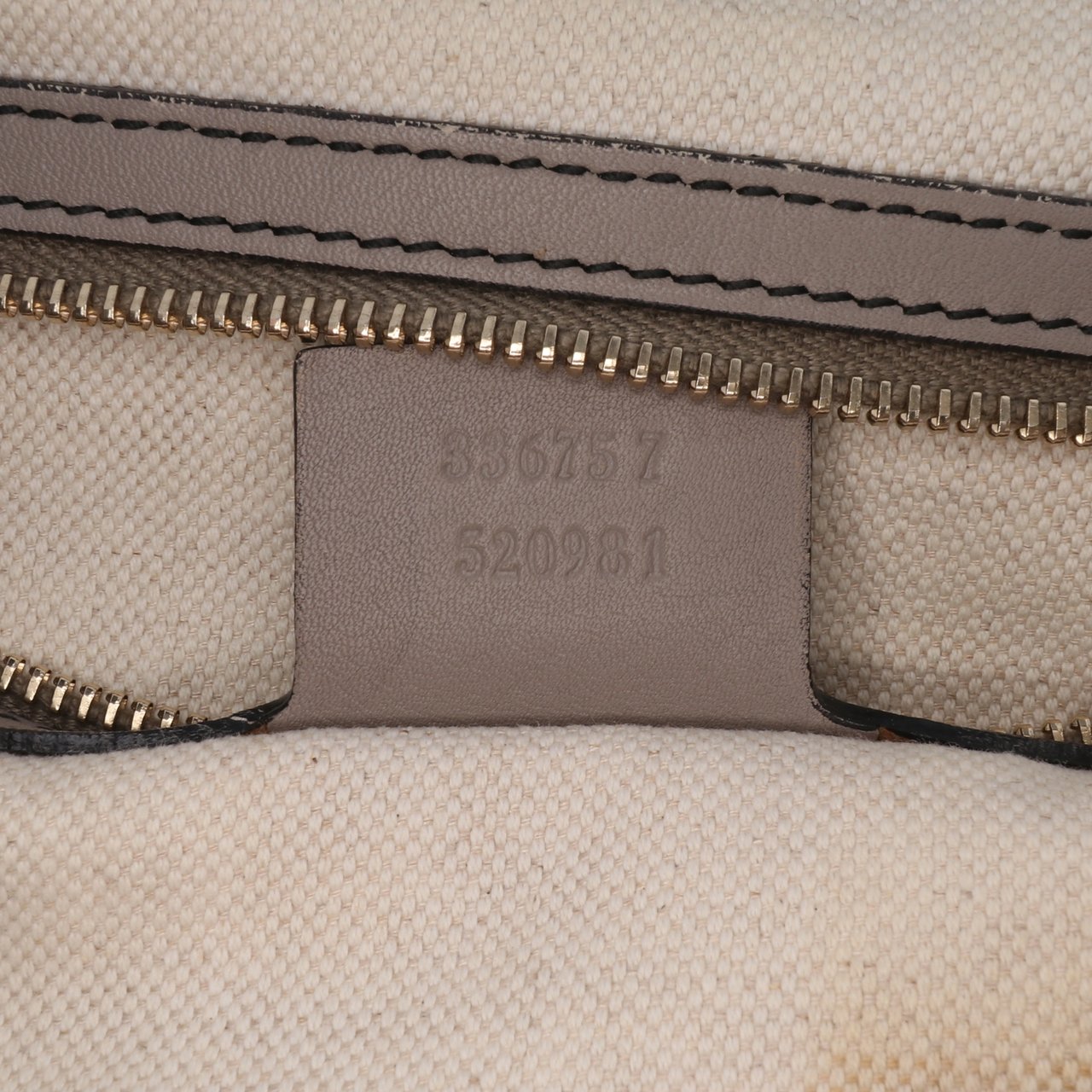 Gucci Large Guccissima Emily Chain Shoulder Bag Grijs