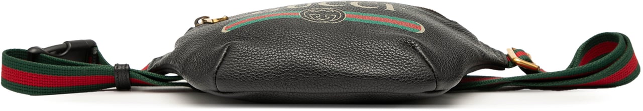Gucci Small Grained Calfskin Logo Belt Bag Zwart