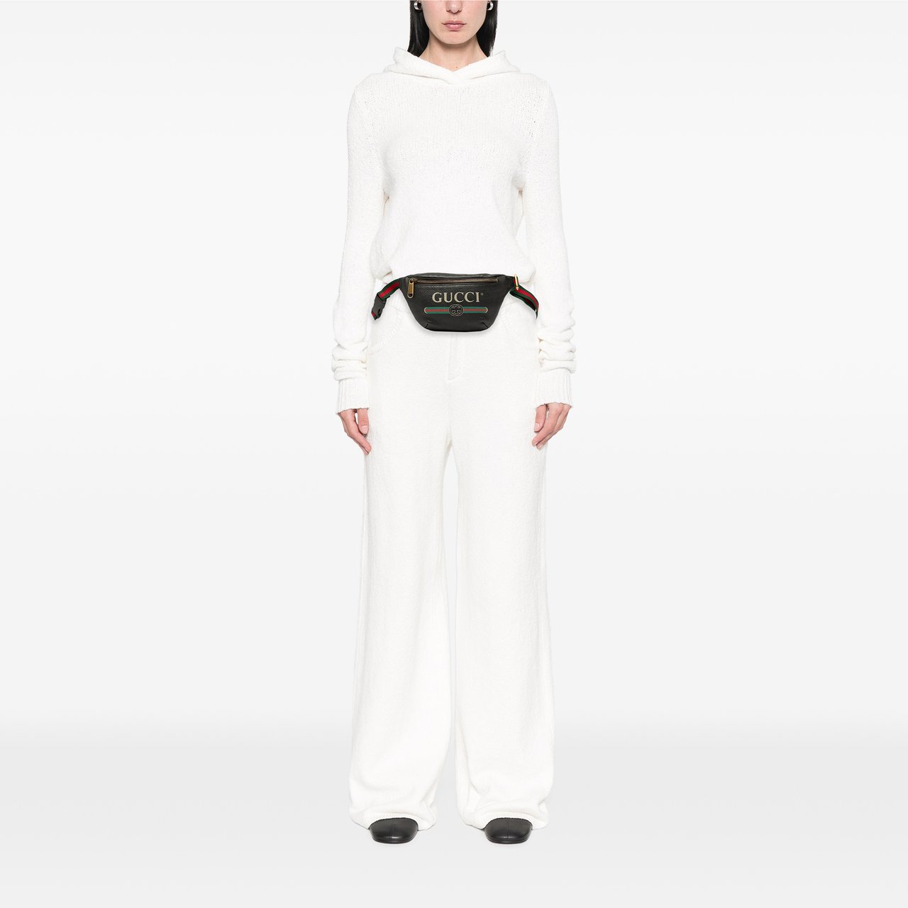 Gucci Small Grained Calfskin Logo Belt Bag Zwart