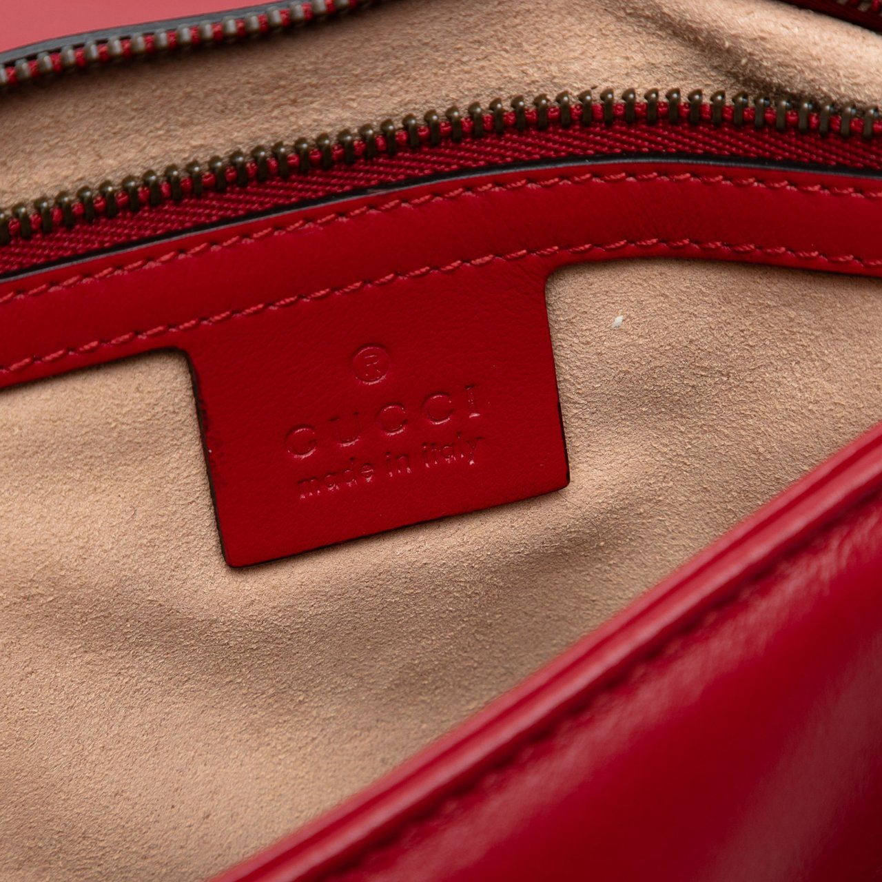 Gucci Medium GG Marmont Matelasse Leather Shoulder Bag Rood