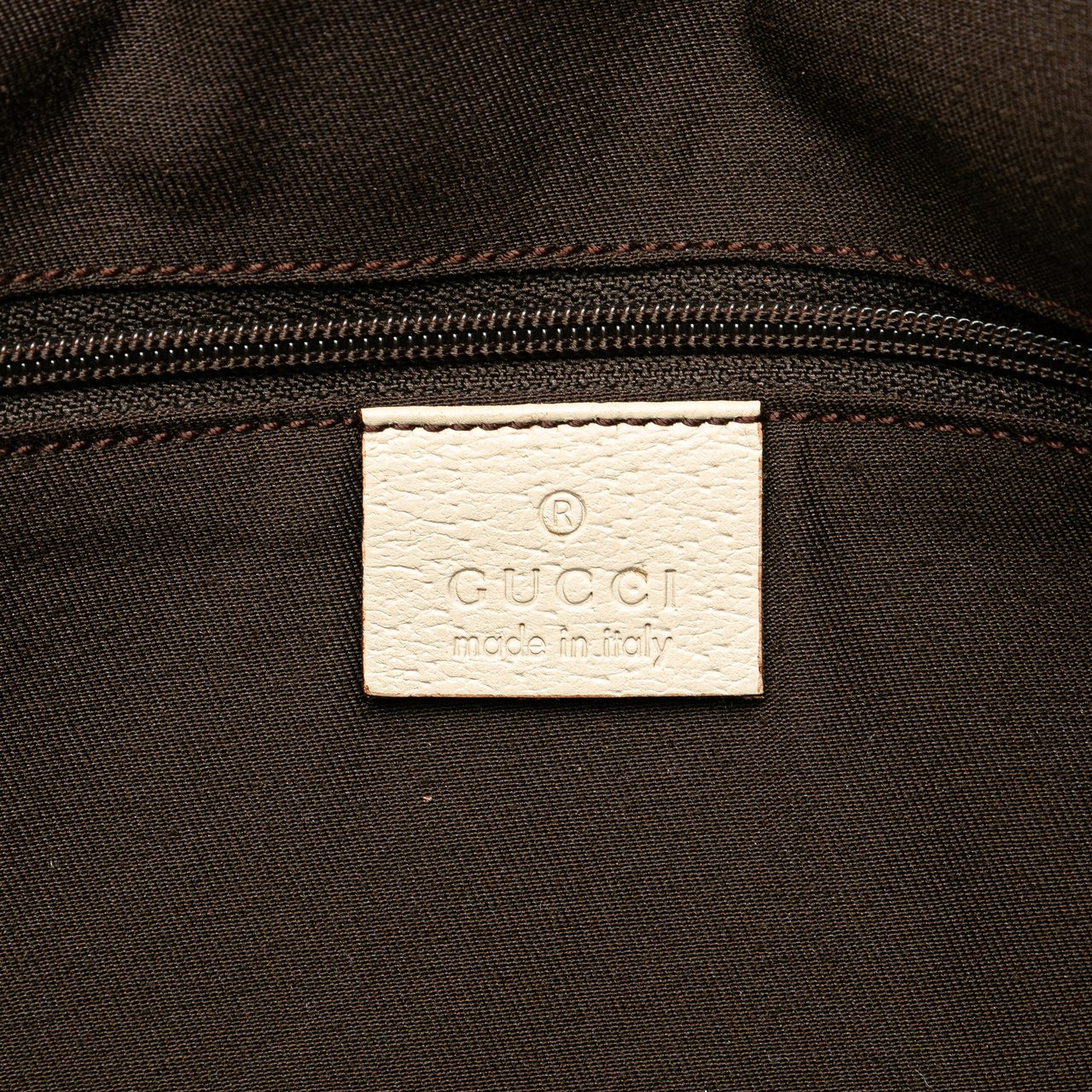 Gucci GG Canvas Eclipse Shoulder Bag Bruin
