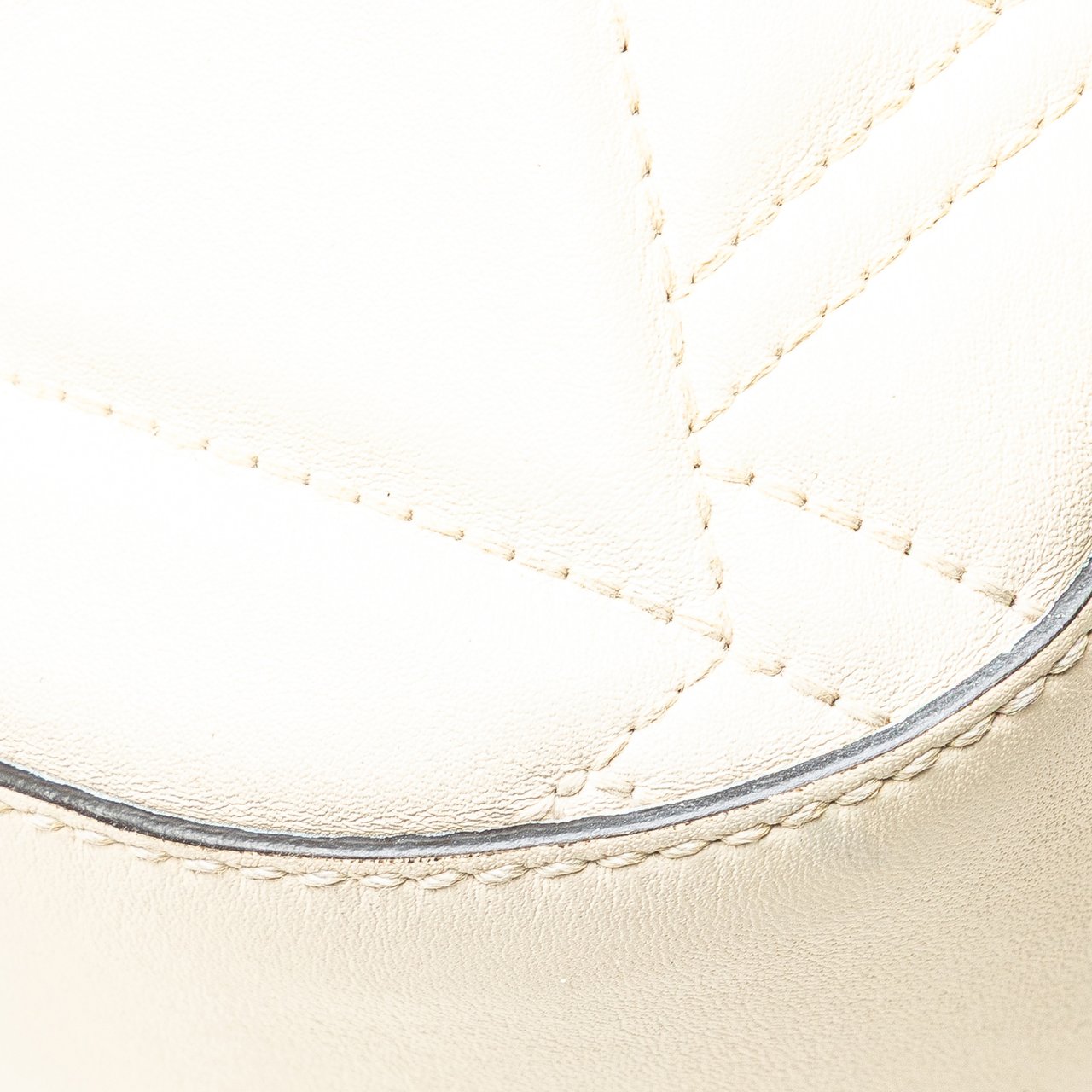 Gucci Quilted Leather Dionysus Web Hobo Wit