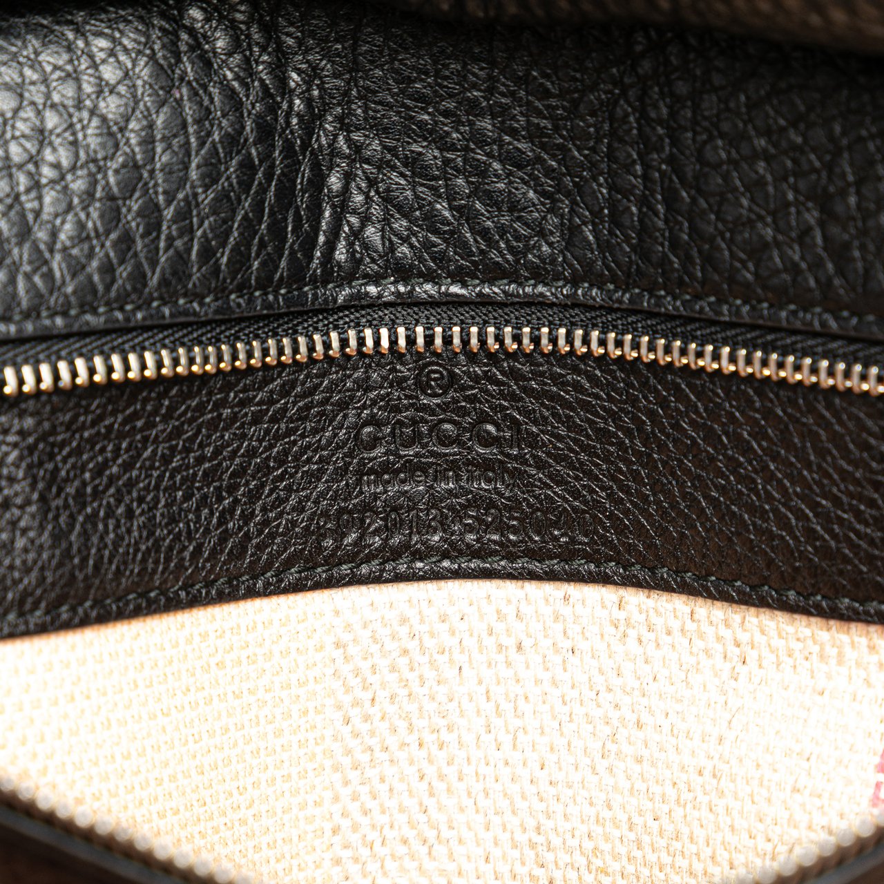 Gucci Medium Leather Bamboo Daily Satchel Zwart