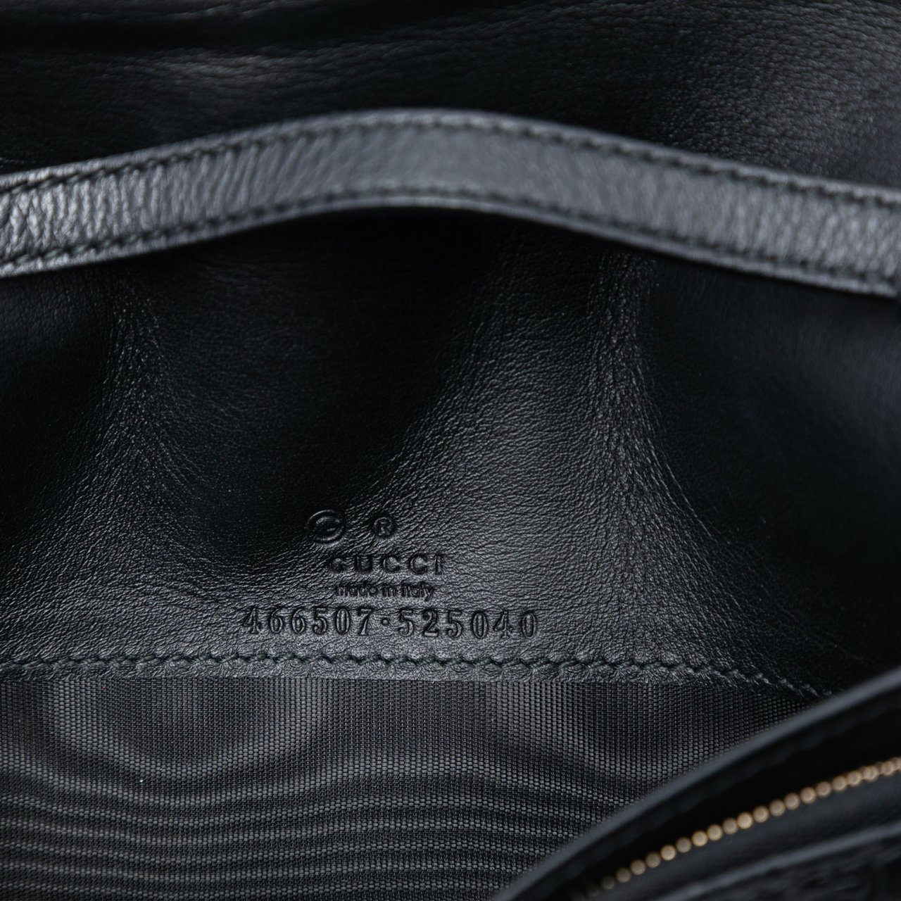 Gucci Microguccissima Wallet on Strap Zwart