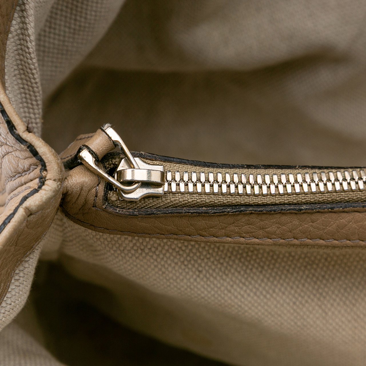 Gucci Medium Leather Soho Working Tote Bruin