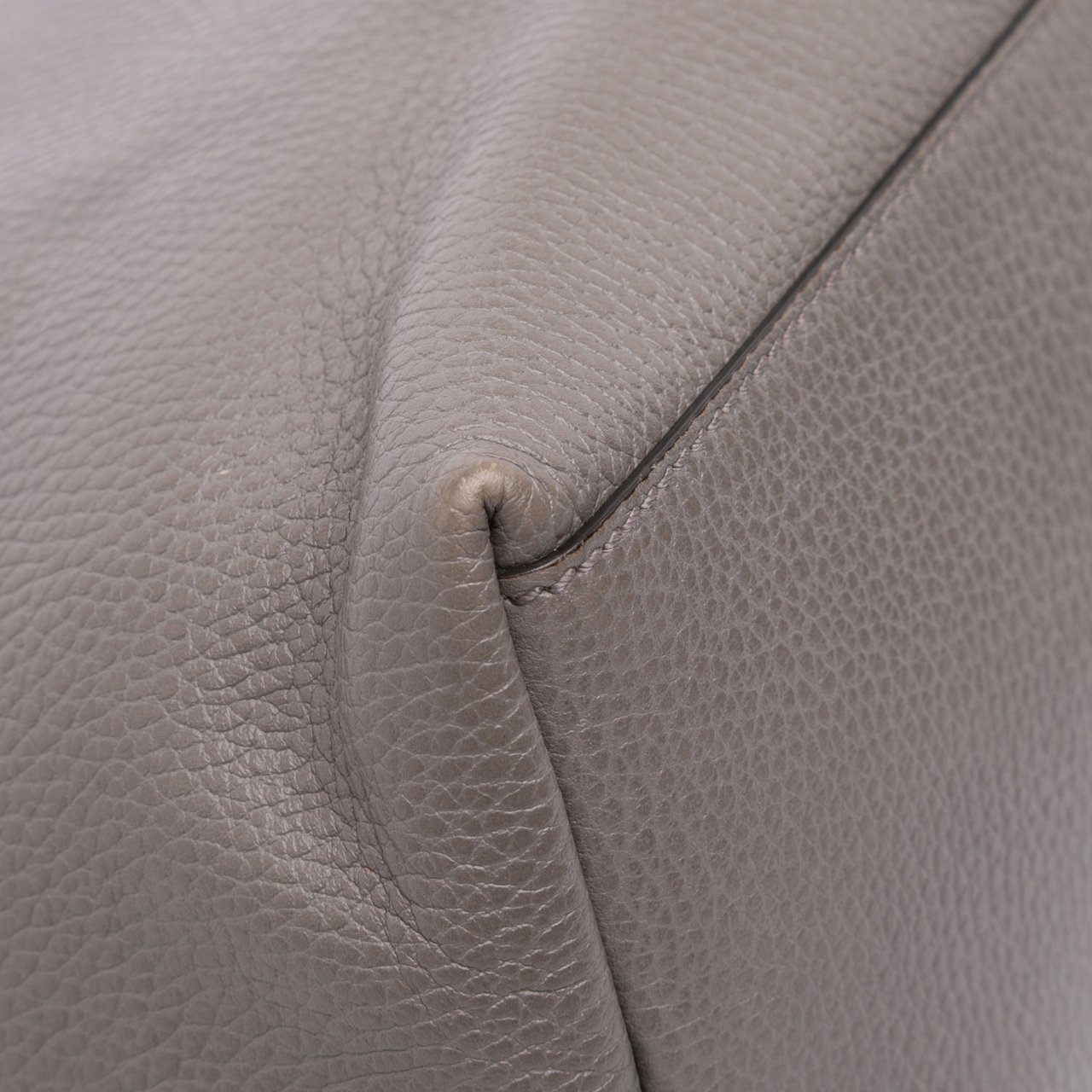 Gucci Medium Leather GG Charm Dome Satchel Grijs
