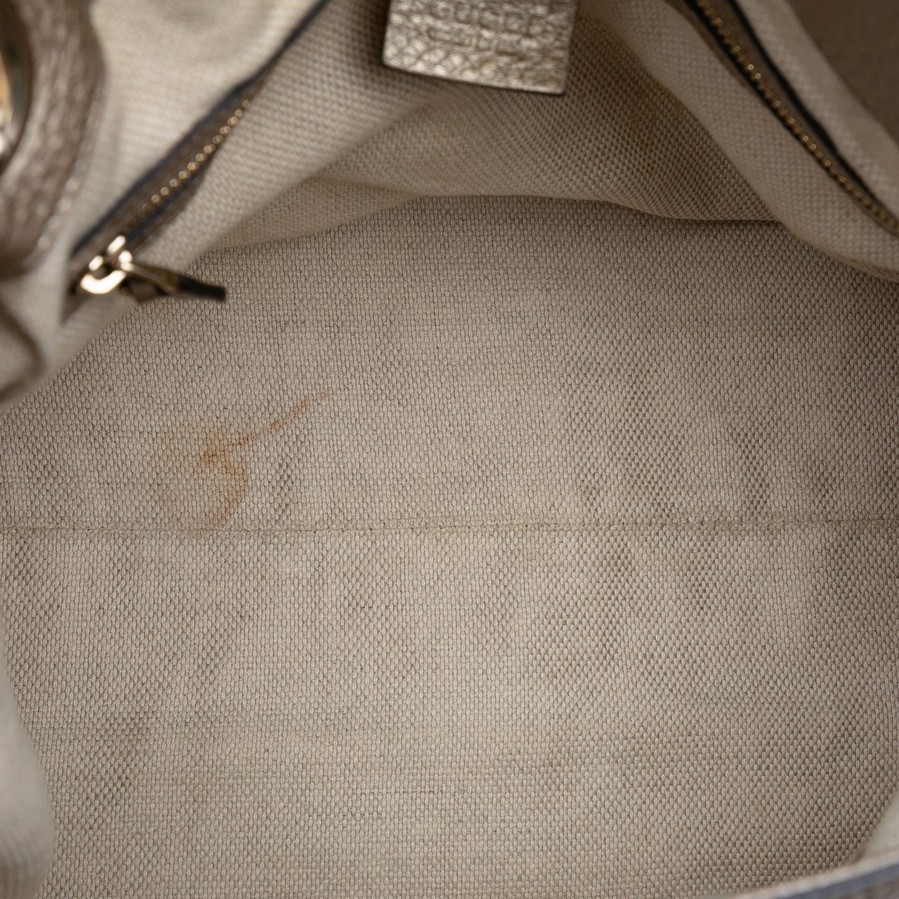 Gucci Medium Leather Soho Chain Tote Goud