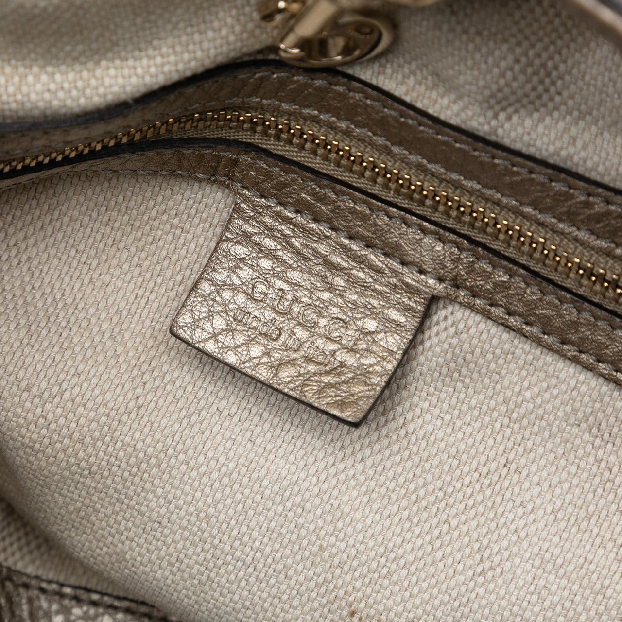 Gucci Medium Leather Soho Chain Tote Goud