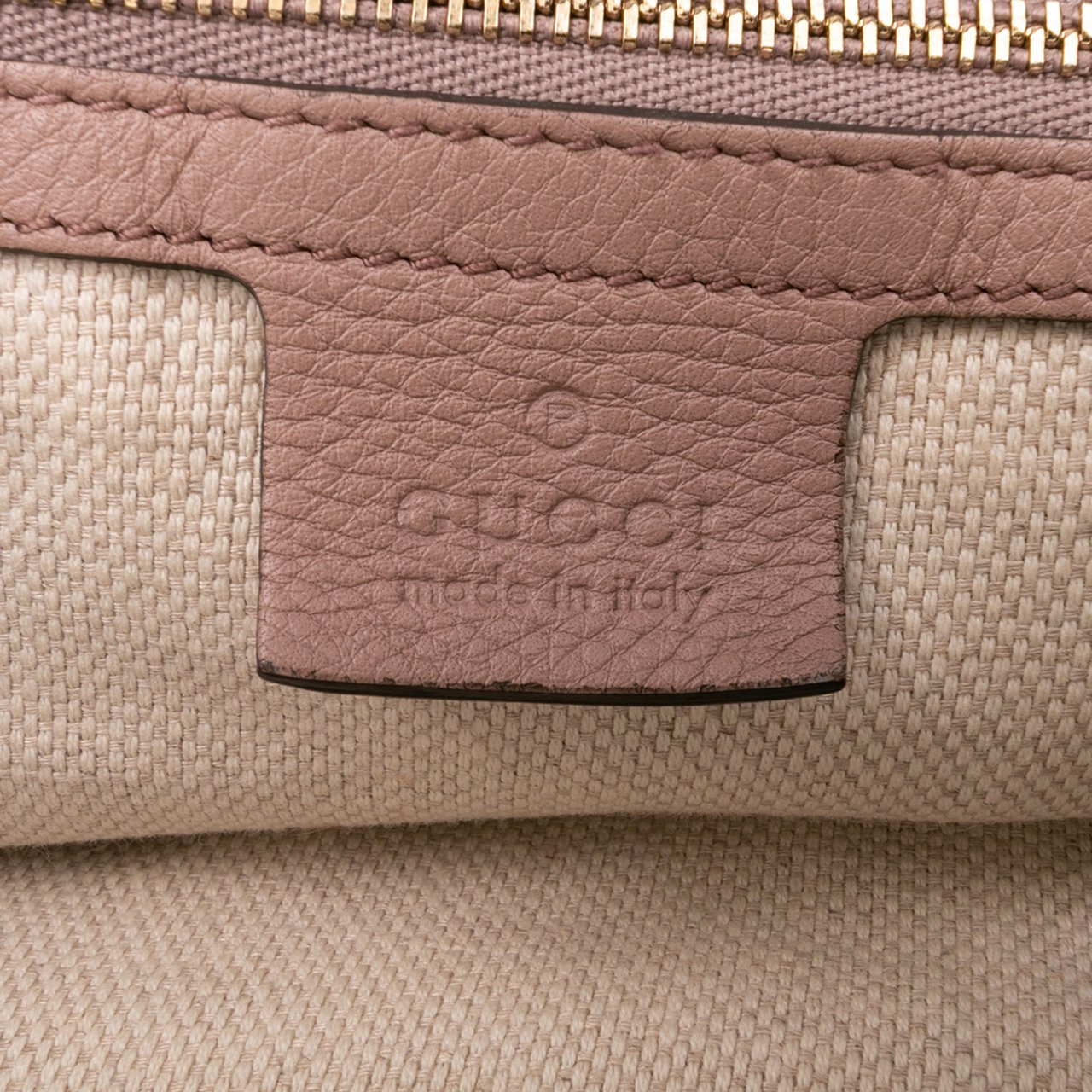 Gucci Medium Leather Soho Chain Tote Roze