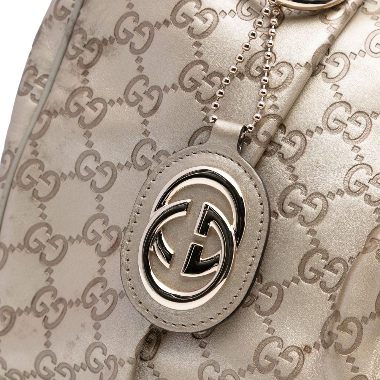 Gucci Metallic Guccissima Sukey Shoulder Bag Goud