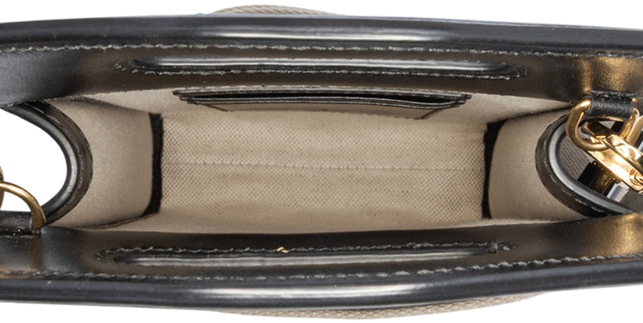 Gucci Mini GG Matelasse Leather Cut Out Handle Satchel Zwart