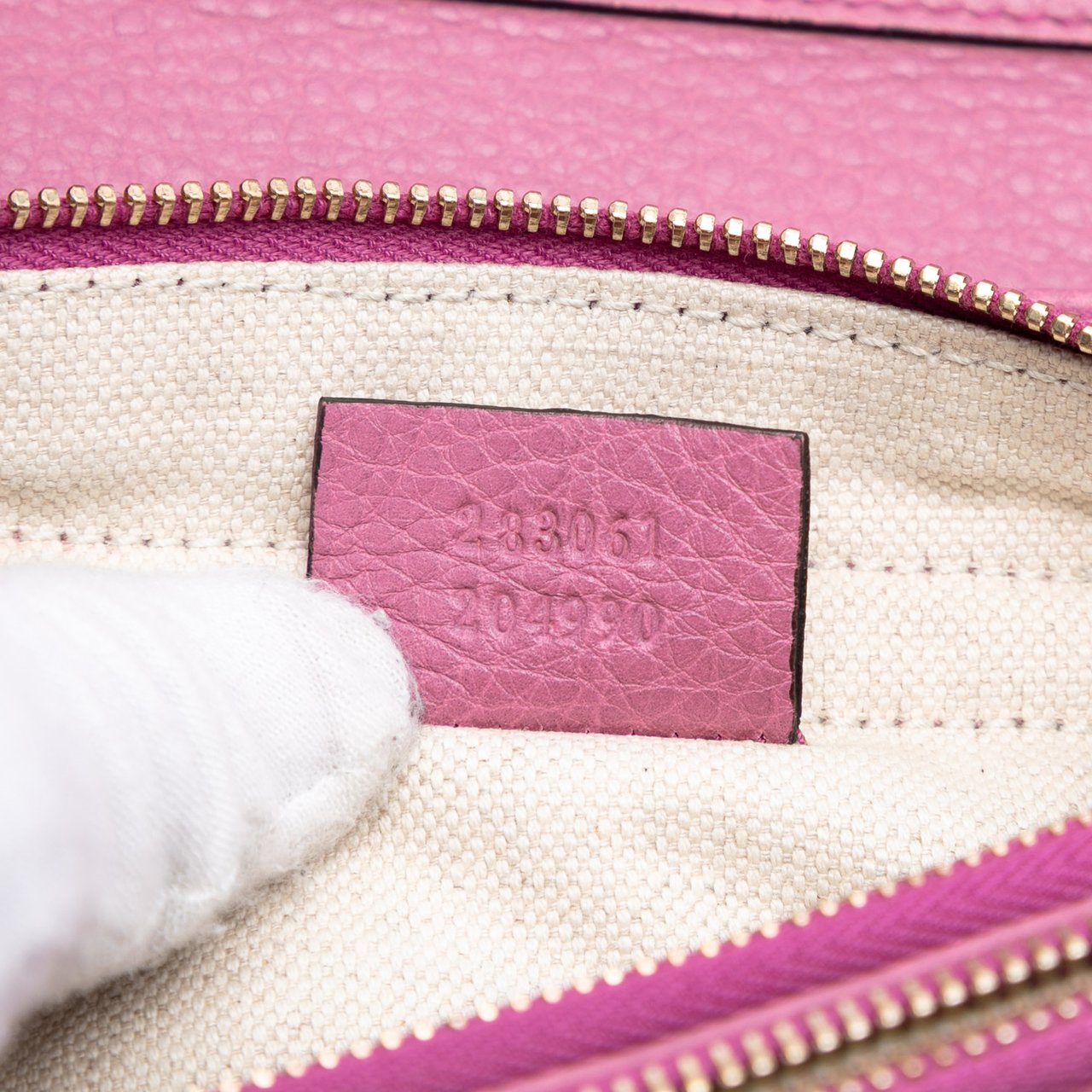 Gucci Pebbled Calfskin Piston Broadway Evening Bag Roze