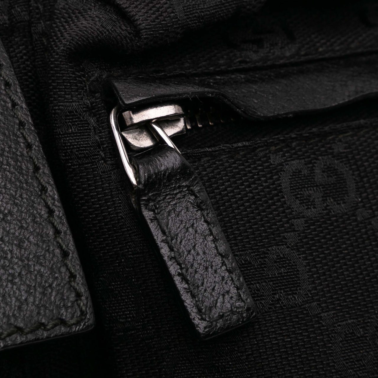 Gucci GG Canvas Double Pocket Belt Bag Zwart