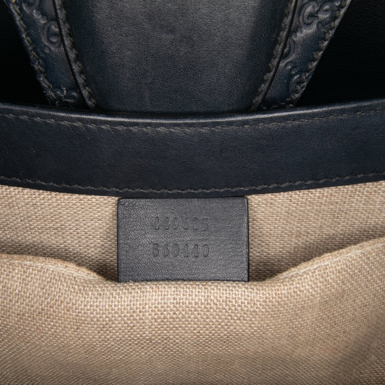 Gucci Medium Microguccissima Emily Shoulder Bag Zwart