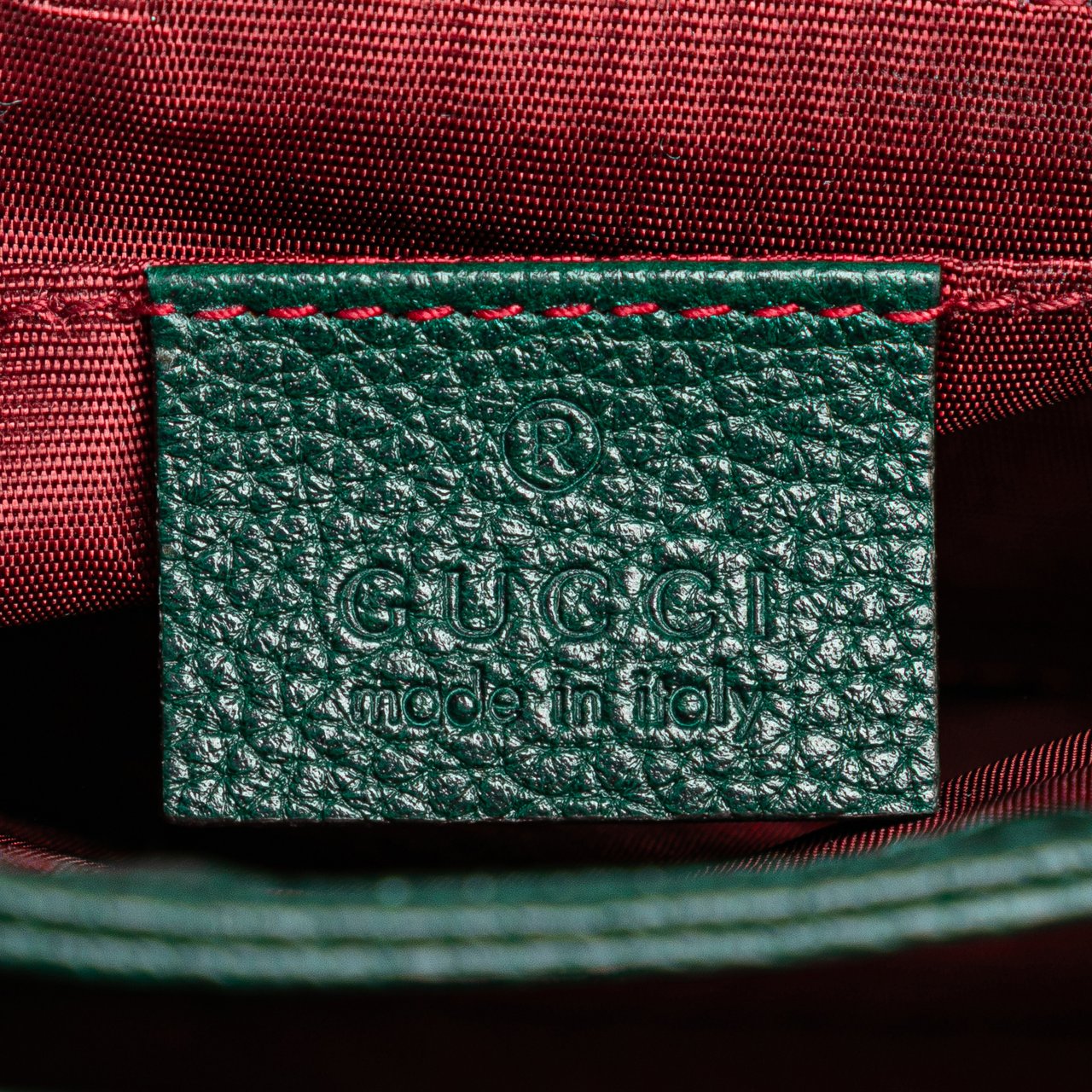 Gucci Small Leather Zumi Flap Crossbody Groen