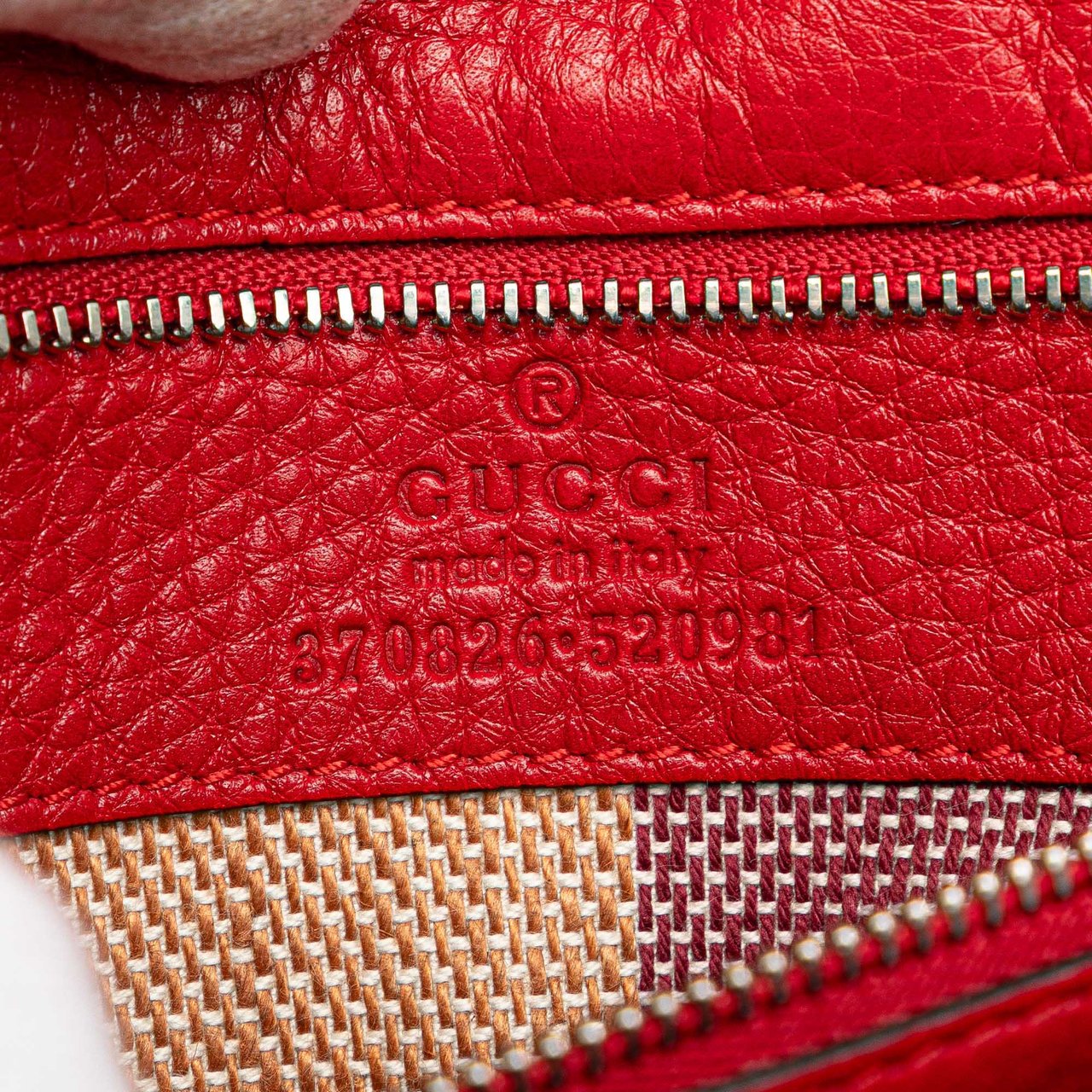 Gucci Medium Leather Bamboo Daily Crossbody Rood
