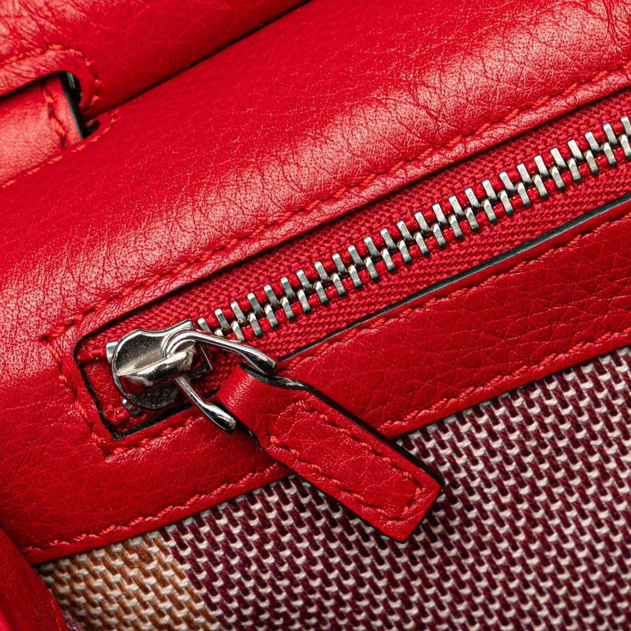 Gucci Medium Leather Bamboo Daily Crossbody Rood