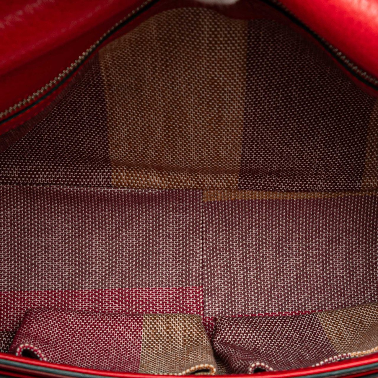 Gucci Medium Leather Bamboo Daily Crossbody Rood