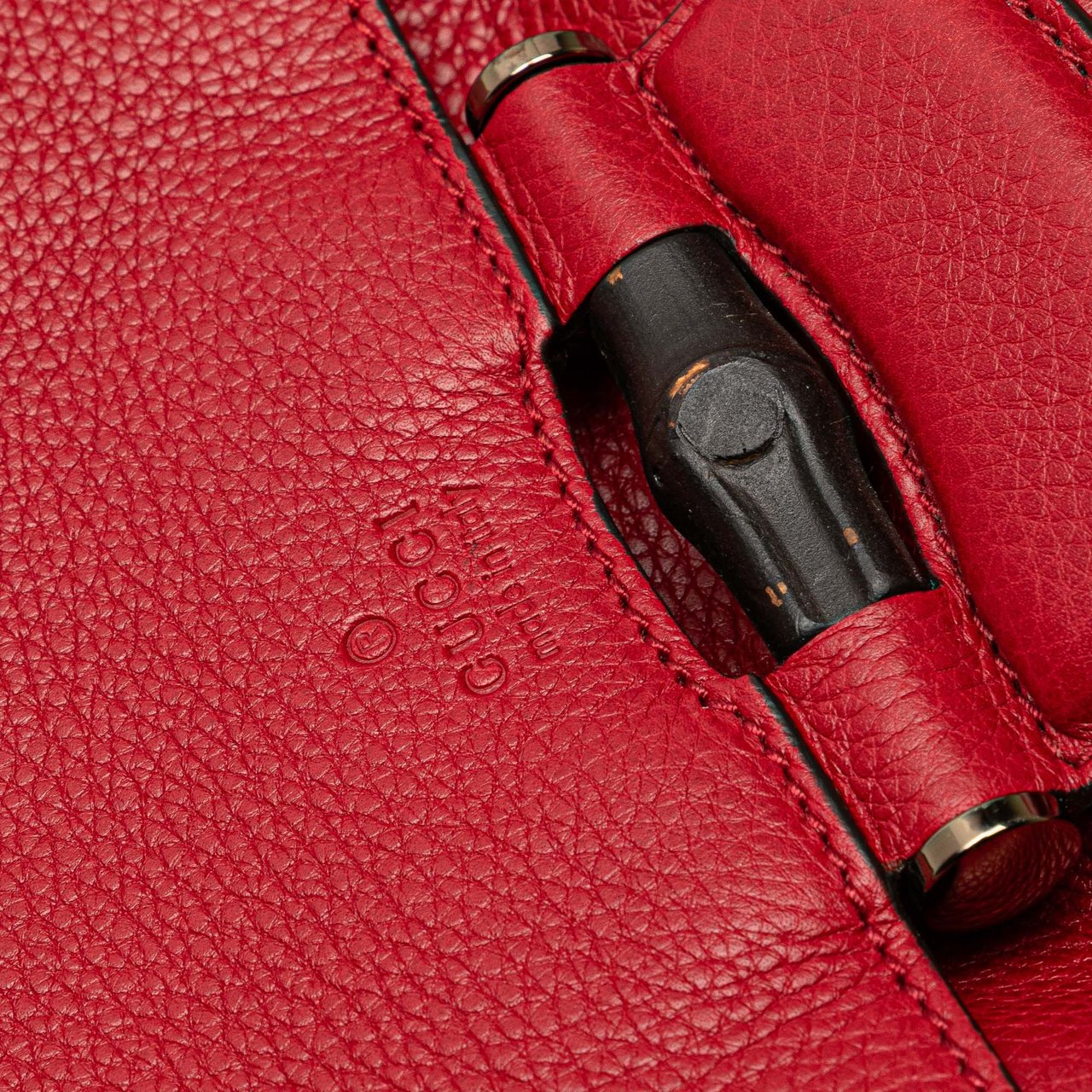 Gucci Medium Leather Bamboo Nouveau Fringe Crossbody Rood