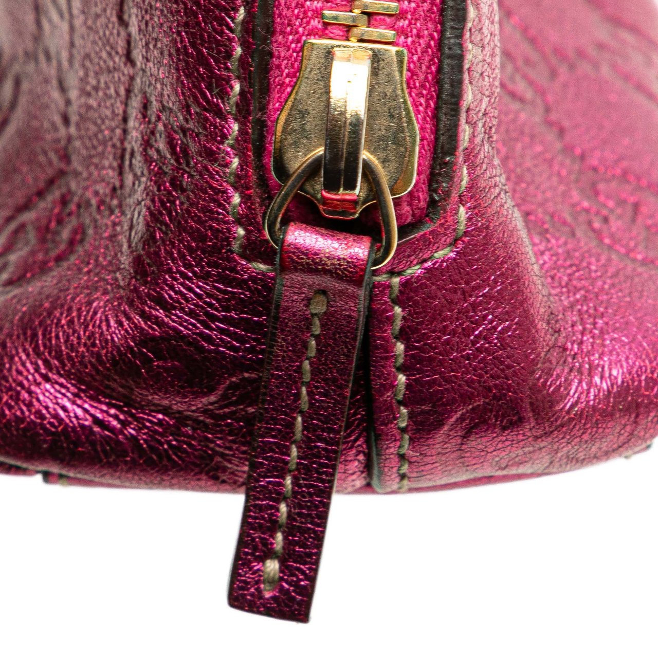 Gucci Metallic Guccissima Pouch Roze