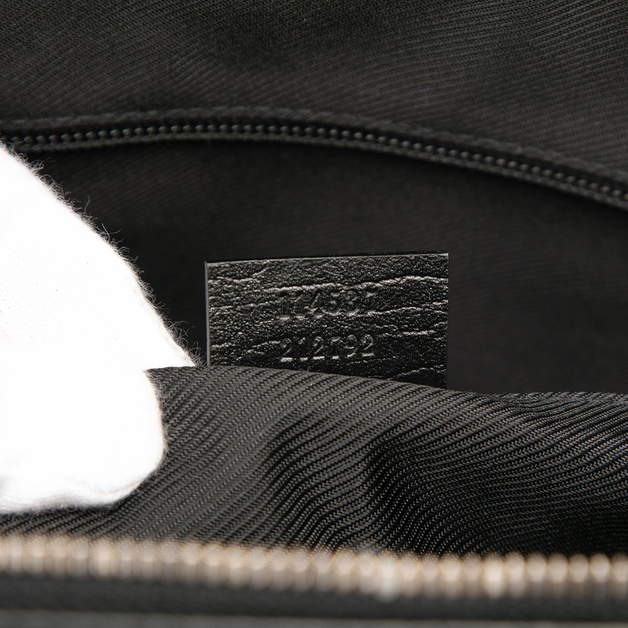 Gucci Textured Calfskin Handbag Zwart