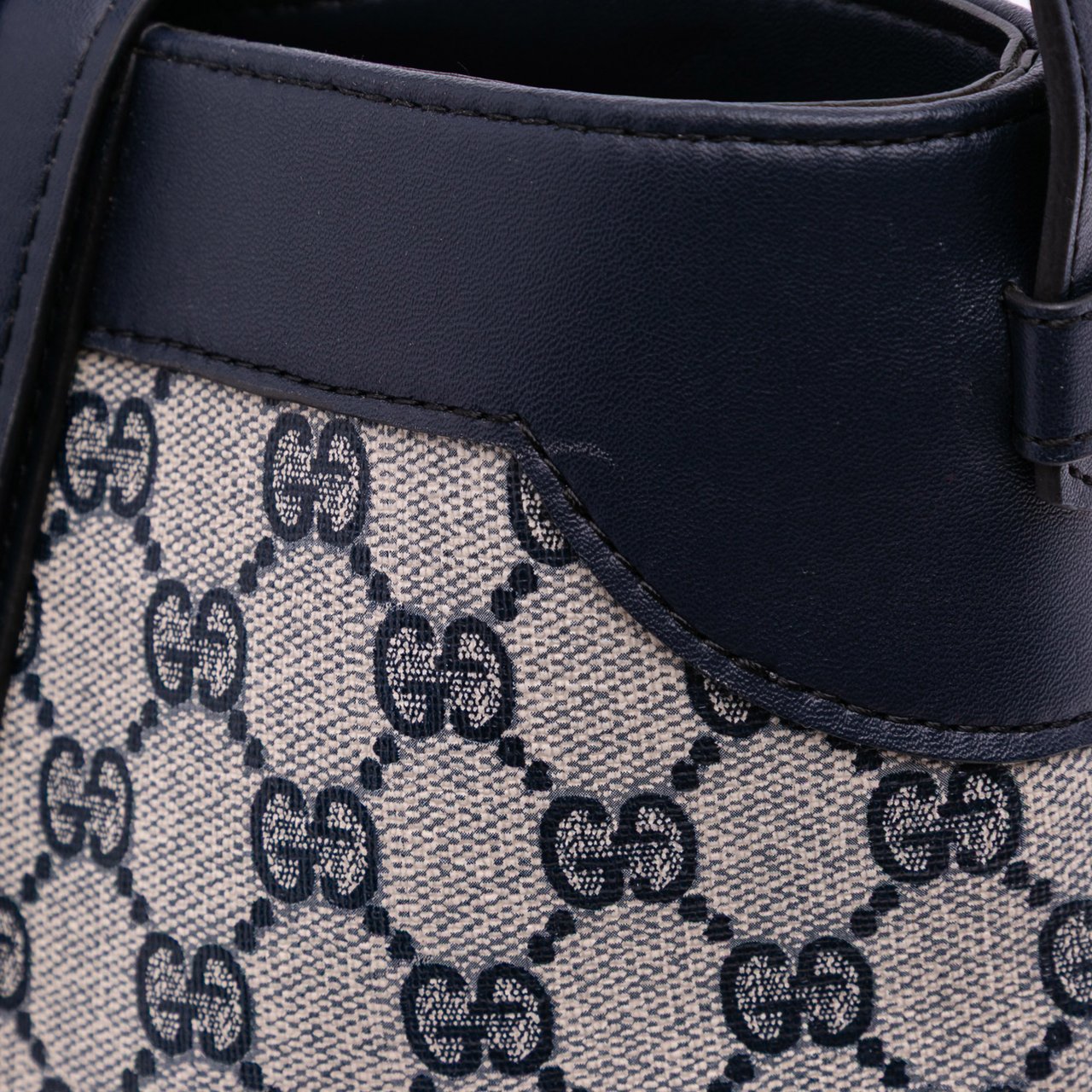 Gucci GG Supreme Ophidia Shoulder Bag Grijs