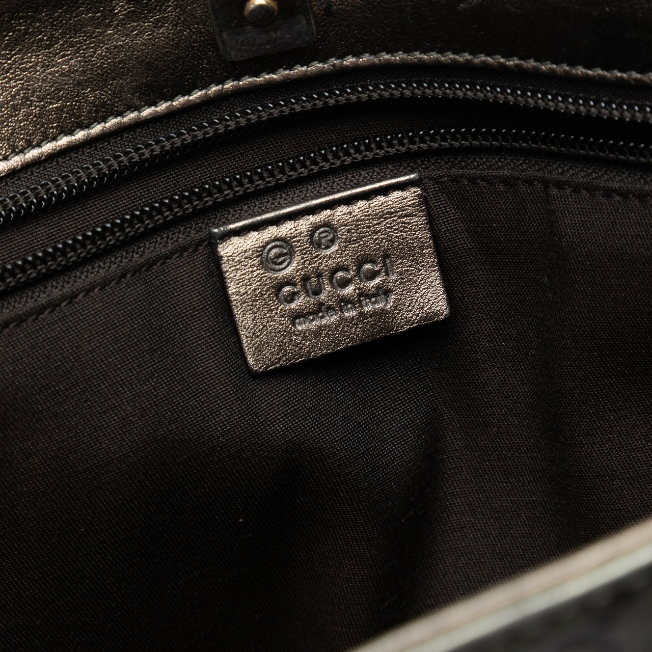 Gucci Metallic Guccissima Tote Bruin