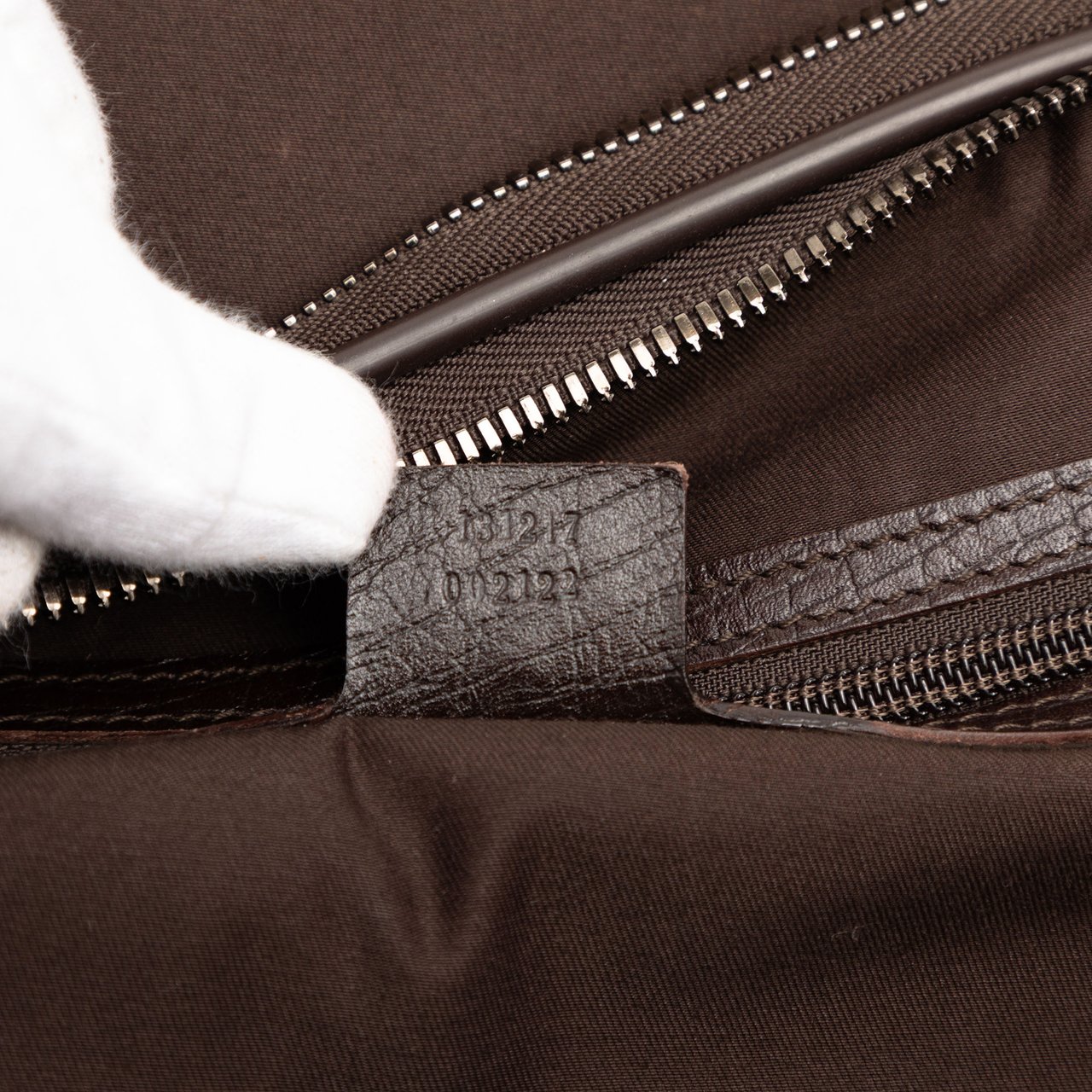 Gucci GG Supreme Double Zip Travel Bag Bruin