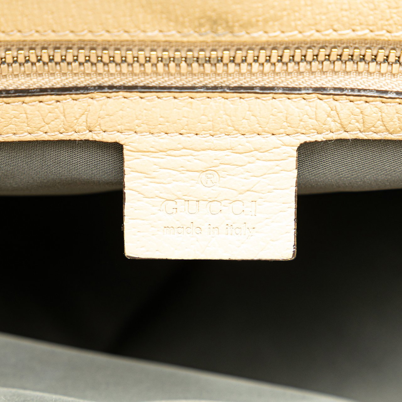 Gucci Medium GG Nylon Off the Grid Convertible Tote Grijs