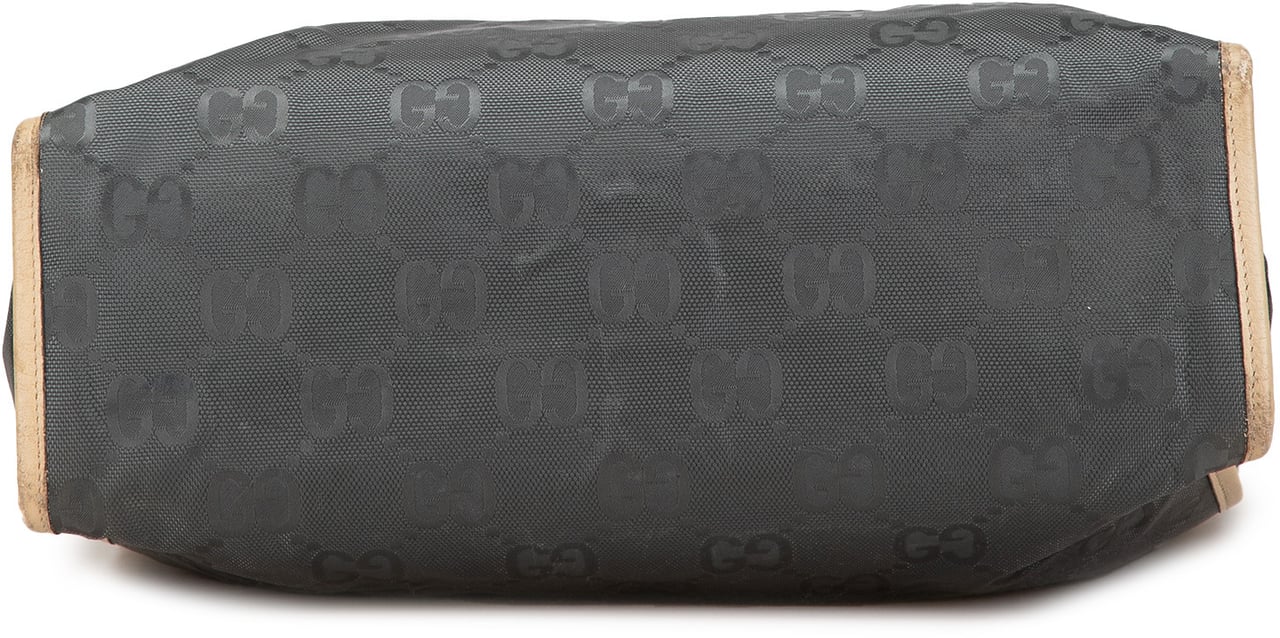 Gucci Medium GG Nylon Off the Grid Convertible Tote Grijs