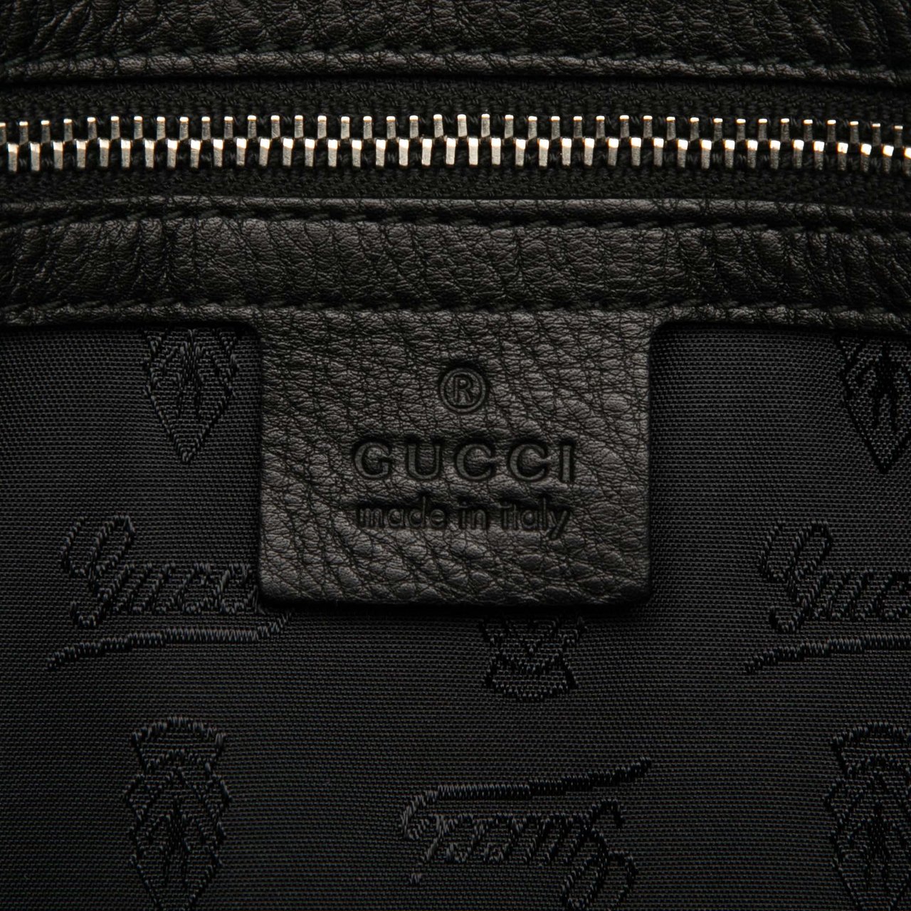 Gucci GG Neoprene Techno Tag Tote Zwart