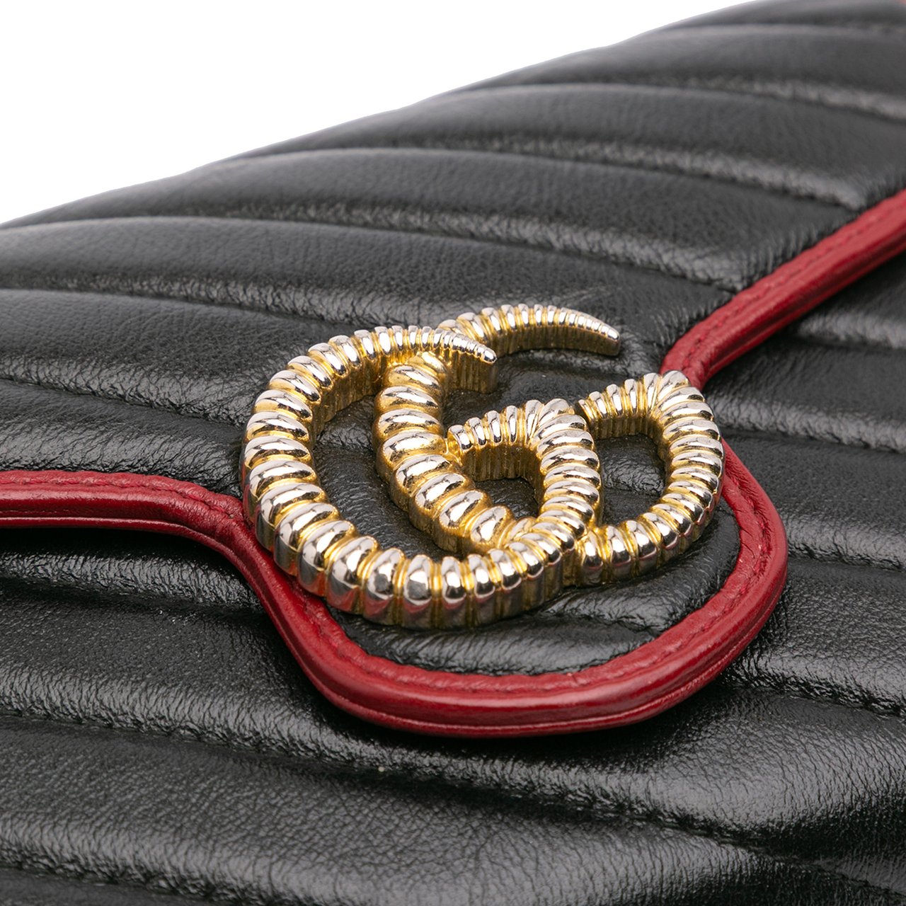 Gucci GG Marmont Matelasse Leather Torchon Wallet On Chain Zwart