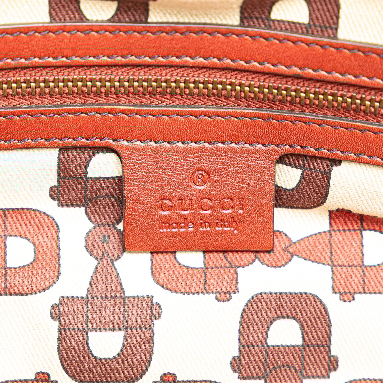 Gucci Guccissima Studded Babouska Satchel Rood