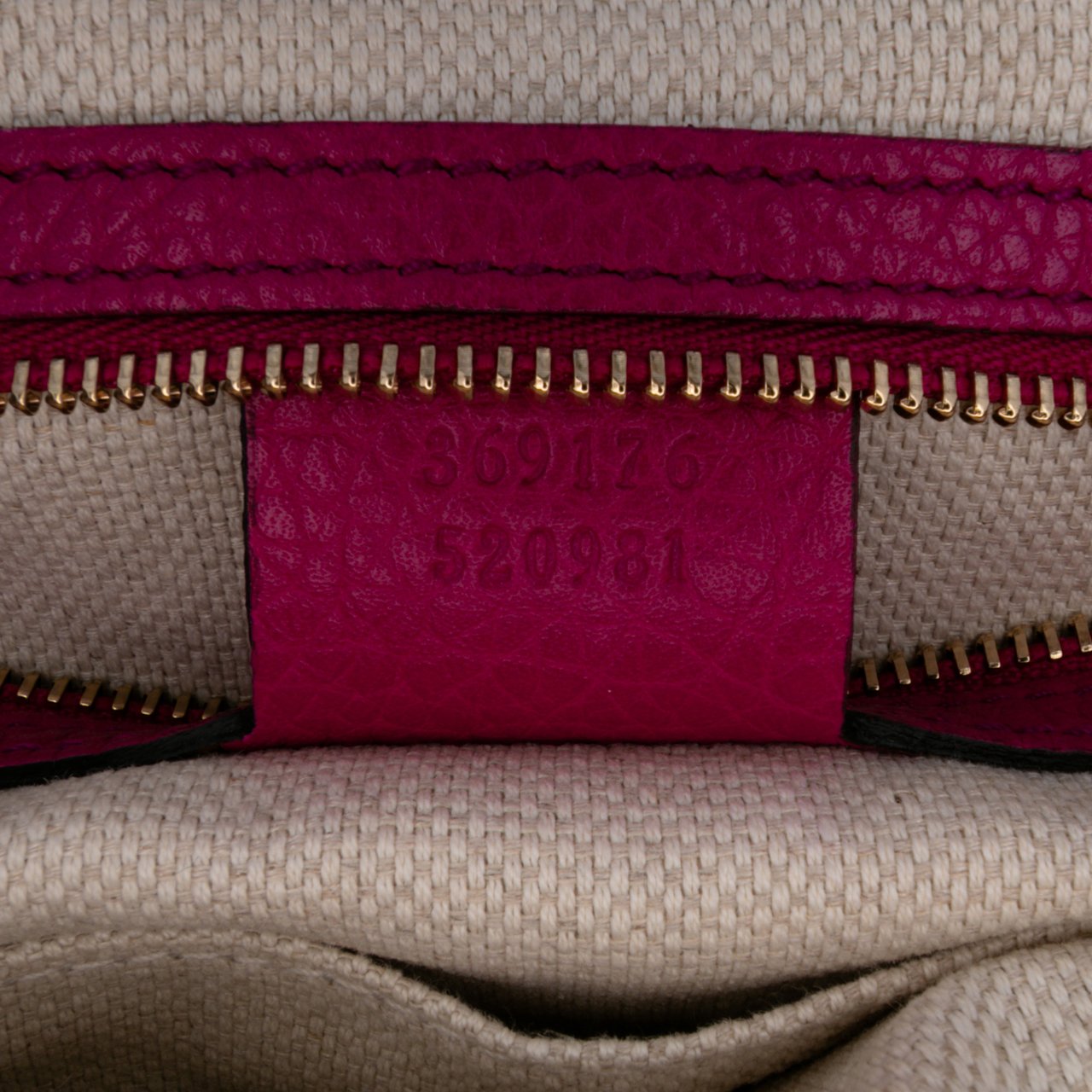 Gucci Small Leather Soho Cellarius Satchel Roze