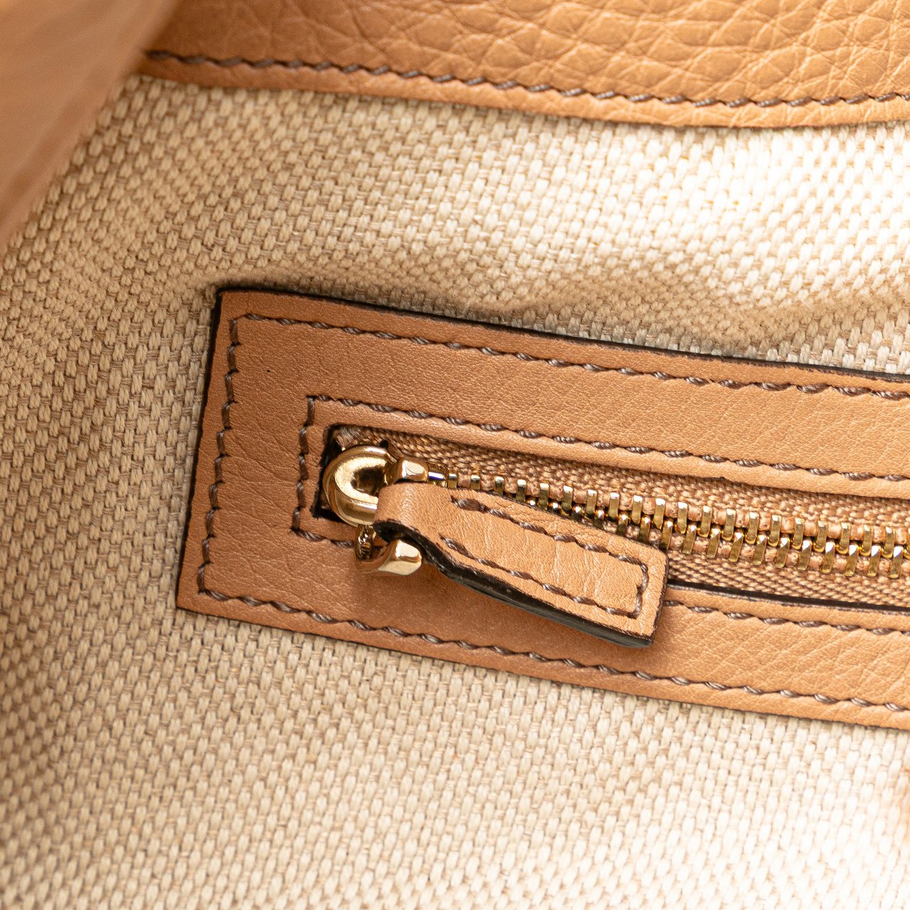 Gucci Medium Leather Soho Chain Tote Bruin