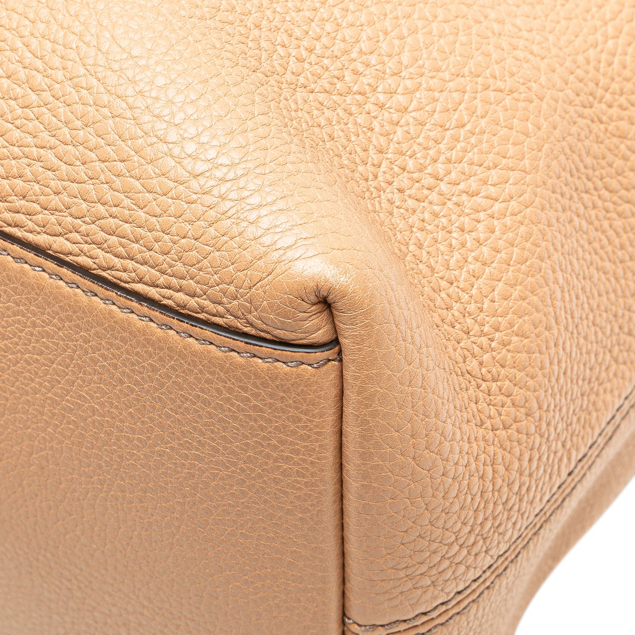 Gucci Medium Leather Soho Chain Tote Bruin