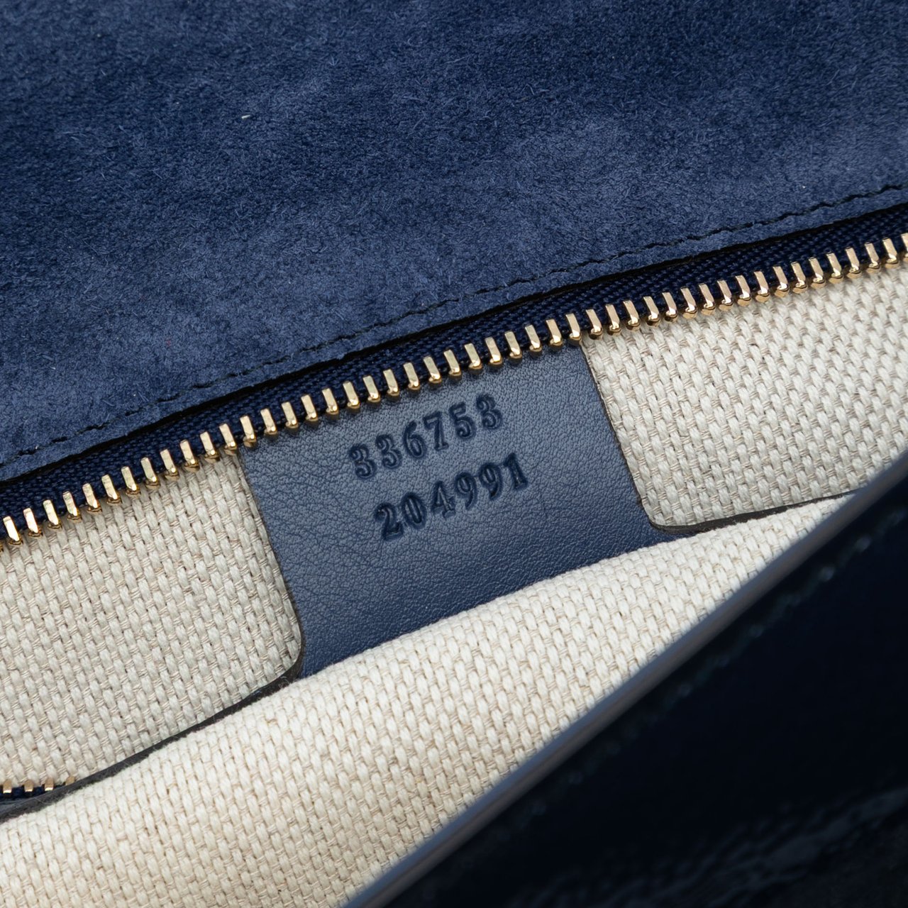 Gucci Soft Patent Soho Disco Clutch Blauw